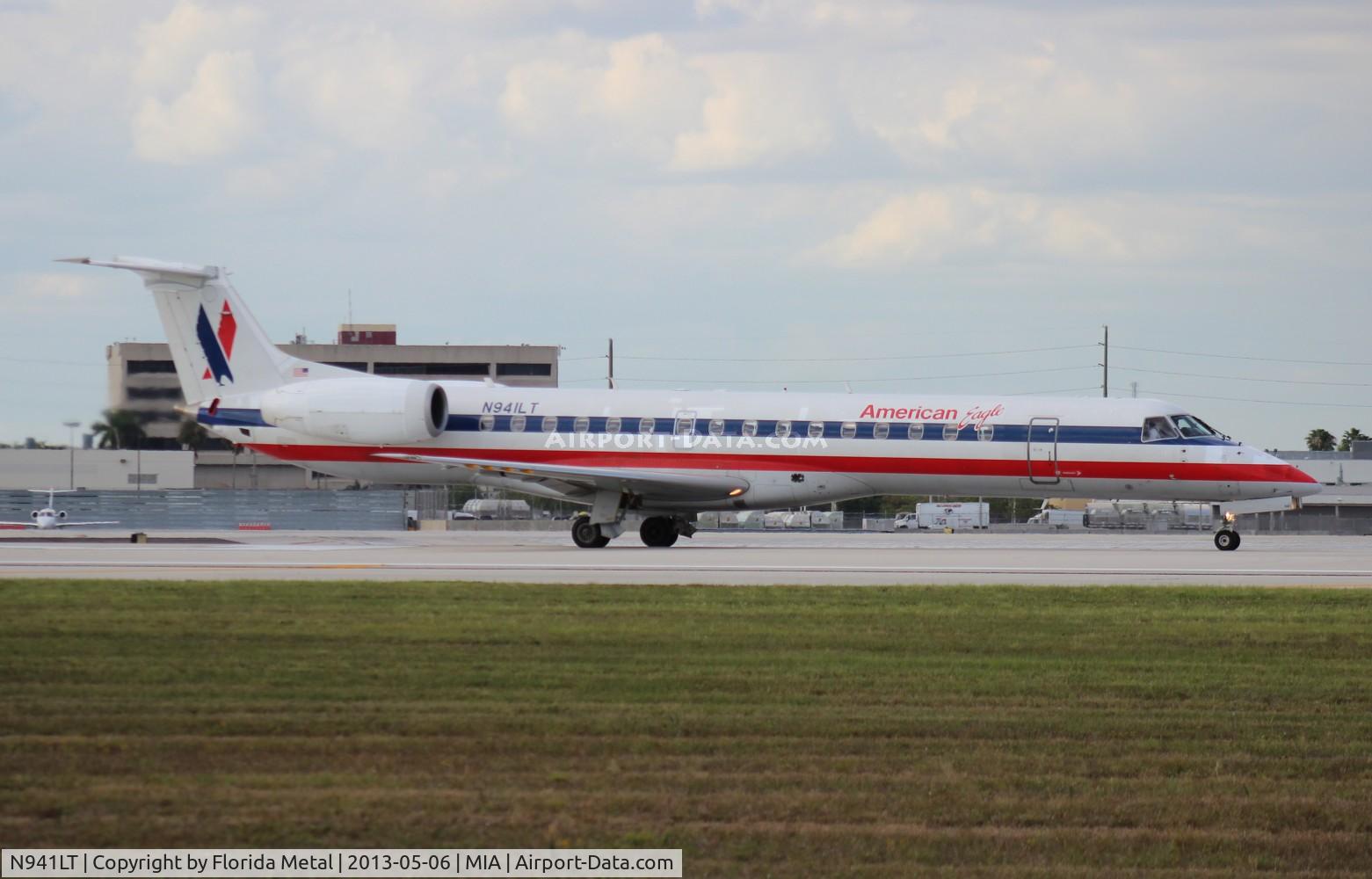 N941LT, 2005 Embraer ERJ-145LR (EMB-145LR) C/N 14500926, American Eagle E145LR