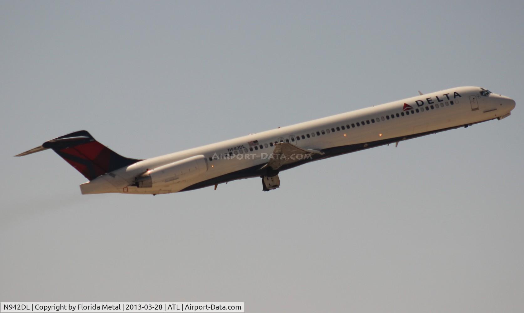 N942DL, 1989 McDonnell Douglas MD-88 C/N 49815, Delta MD-88
