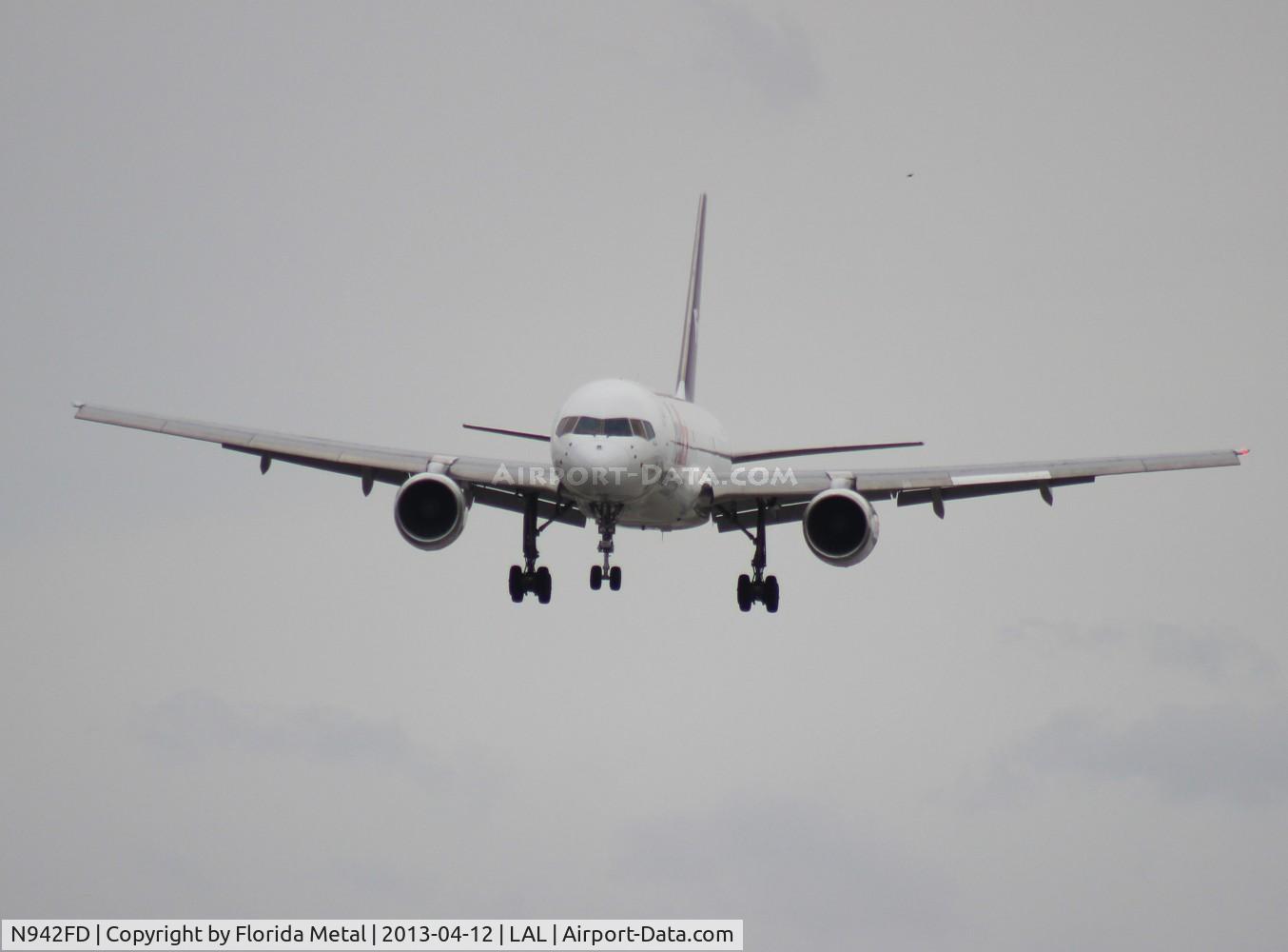 N942FD, 1986 Boeing 757-225 C/N 22612, Fed Ex 757 flyby at Sun N Fun