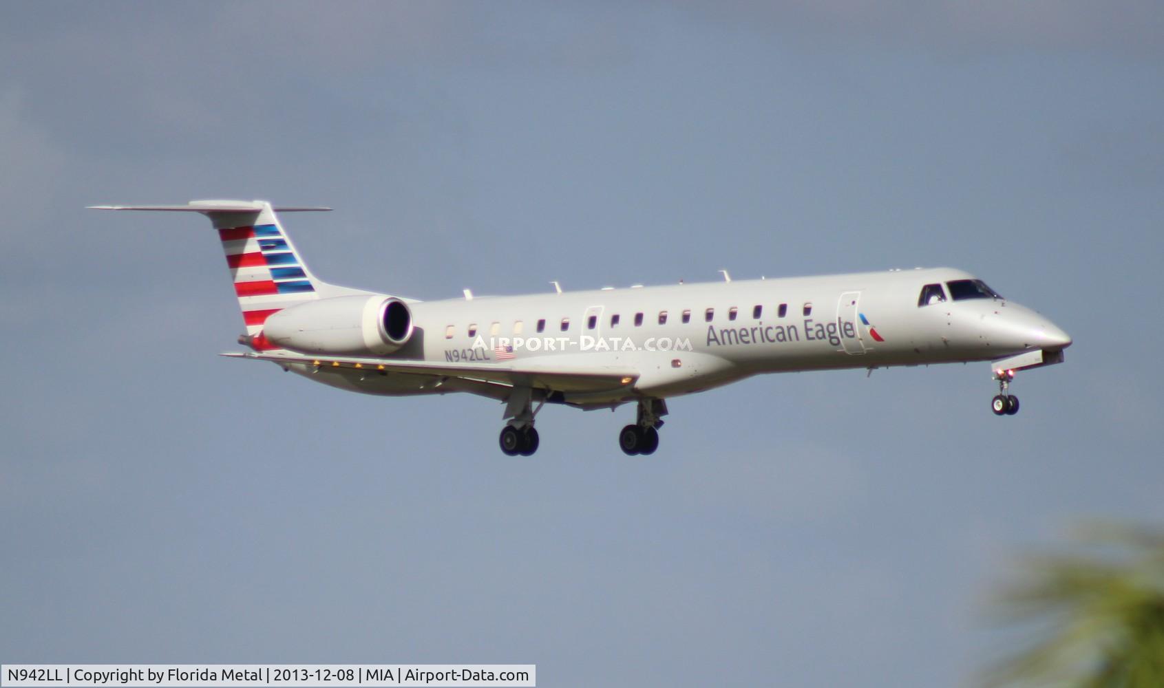 N942LL, 2005 Embraer ERJ-145LR (EMB-145LR) C/N 14500930, Eagle E145