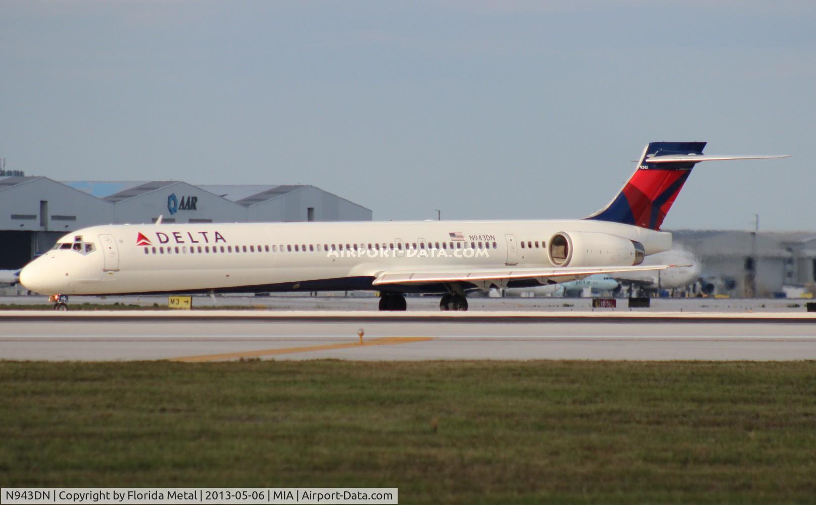 N943DN, 1997 McDonnell Douglas MD-90-30 C/N 53557, Delta MD-90