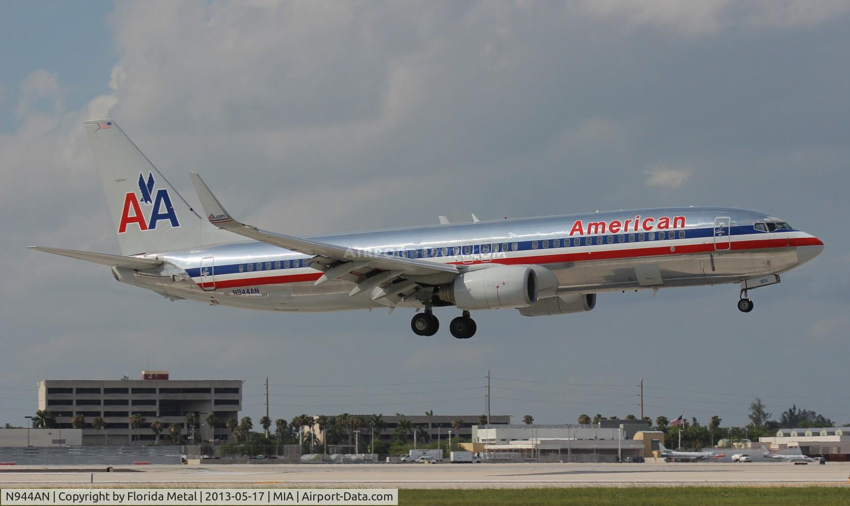 N944AN, 2000 Boeing 737-823 C/N 29535, American 737-800
