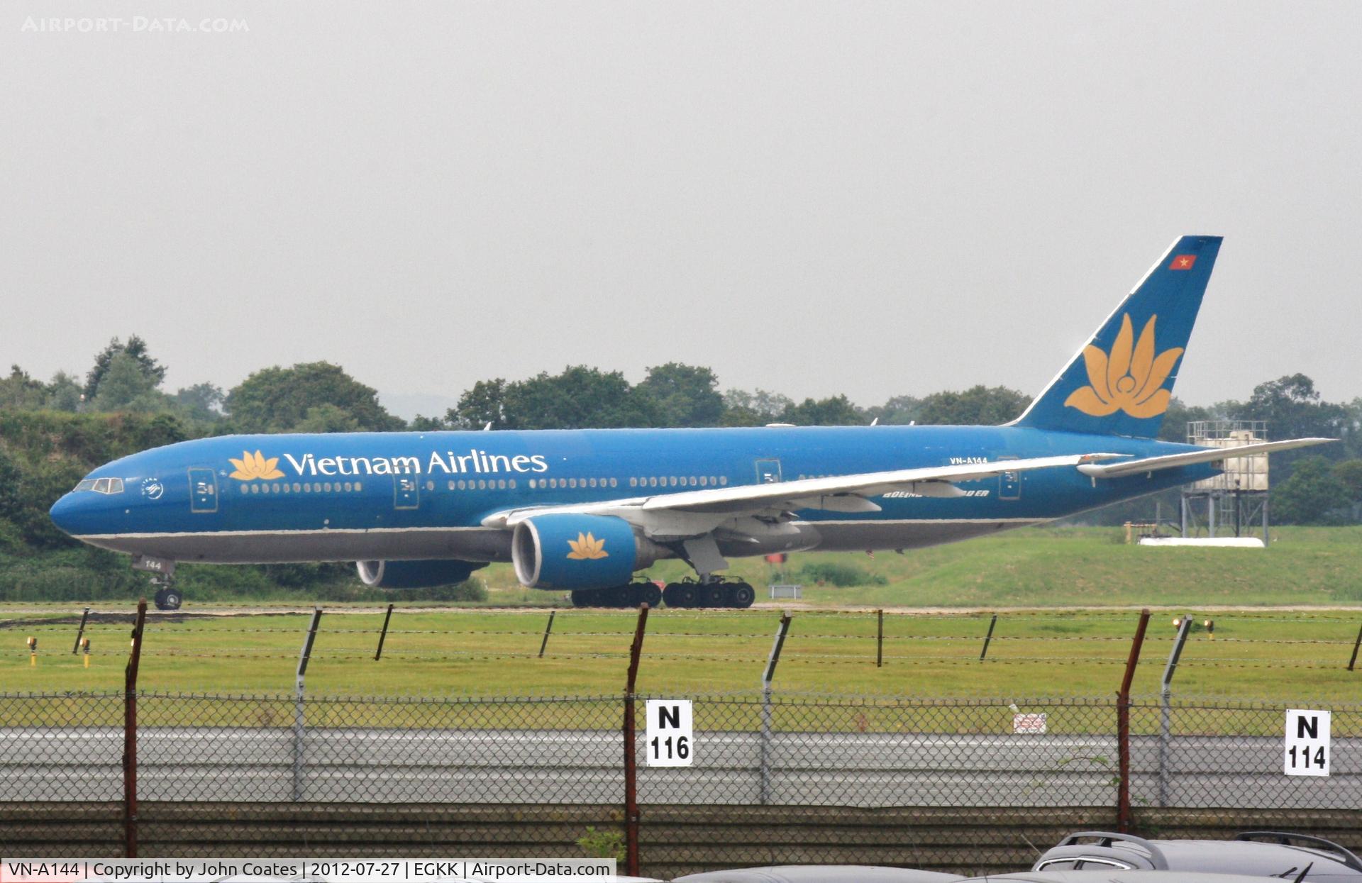 VN-A144, Boeing 777-2K6/ER C/N 33503, Taxiing to depart