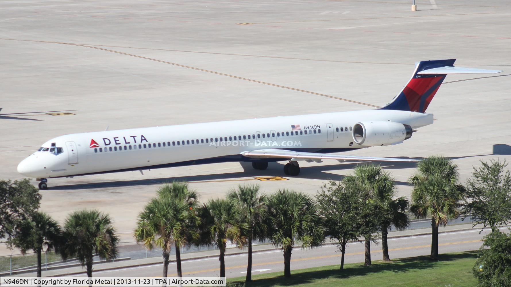 N946DN, 1995 McDonnell Douglas MD-90-30 C/N 53354, Delta MD-90