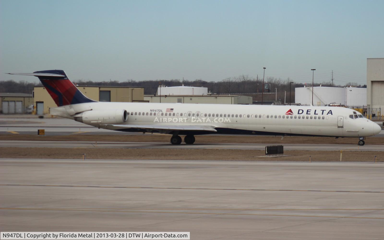 N947DL, 1989 McDonnell Douglas MD-88 C/N 49878, Delta MD-88
