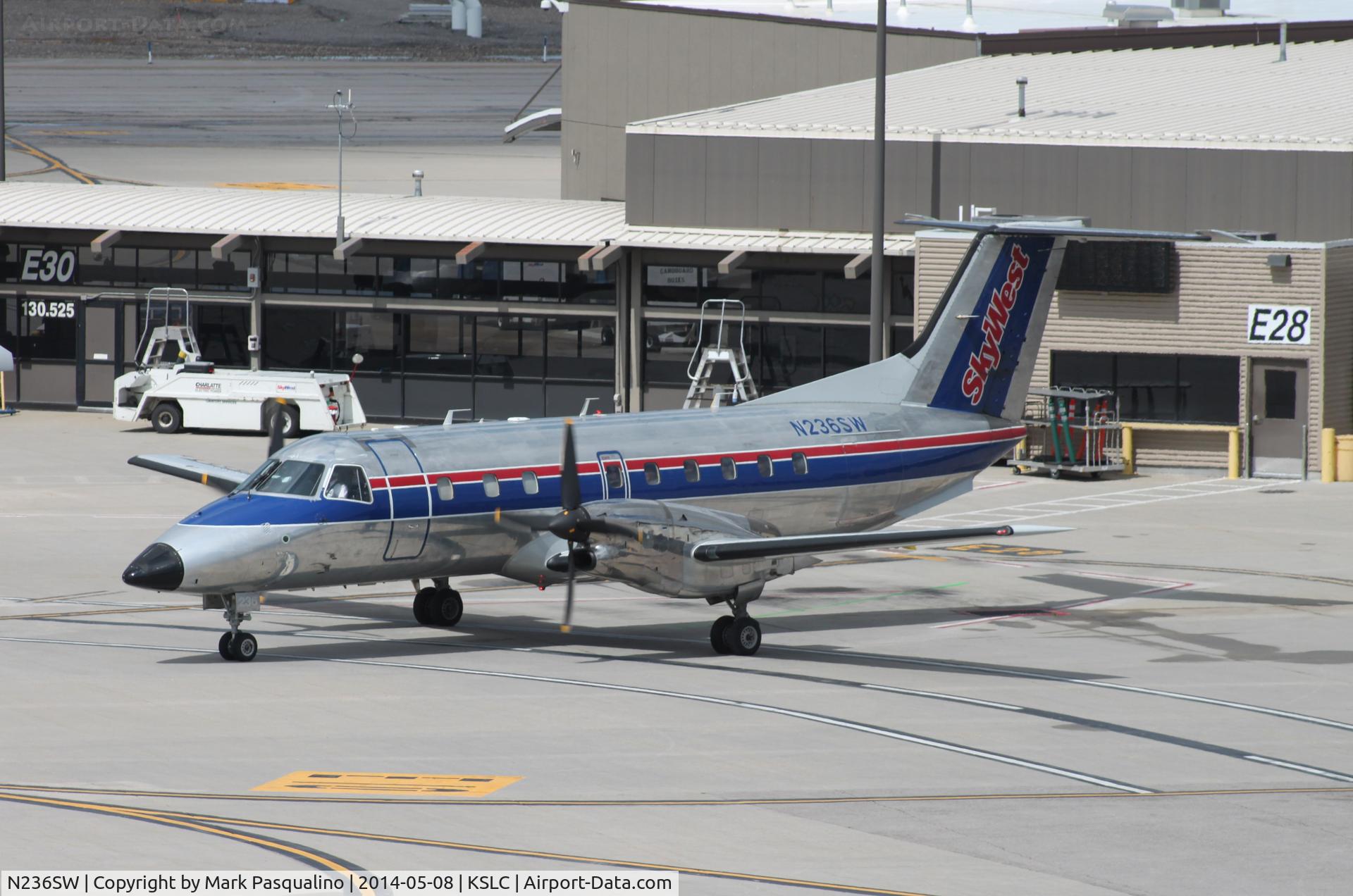 N236SW, 1996 Embraer EMB-120ER Brasilia C/N 120312, EMB-120ER