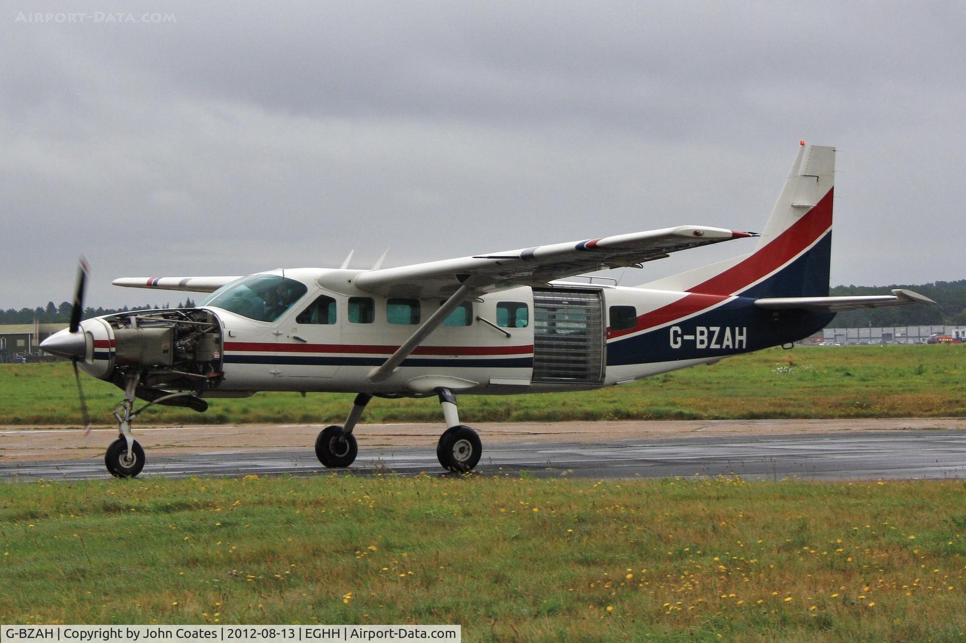 G-BZAH, 2000 Cessna 208B Grand Caravan C/N 208B0811, Taxiing