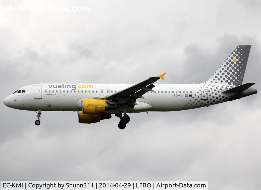 EC-KMI, 2008 Airbus A320-216 C/N 3400, Landing rwy 32L