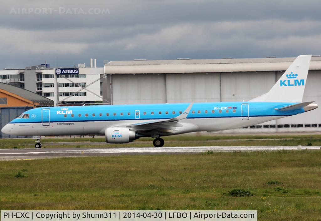 PH-EXC, 2014 Embraer 190STD (ERJ-190-100) C/N 19000659, Lining up rwy 32R for departure...