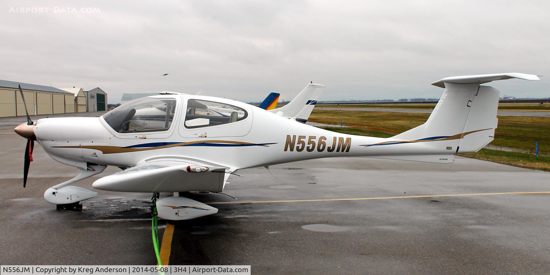 N556JM, 2007 Diamond DA-40 Diamond Star C/N 40.847, Diamond DA-40 Star on the ramp in Hillsboro, ND.