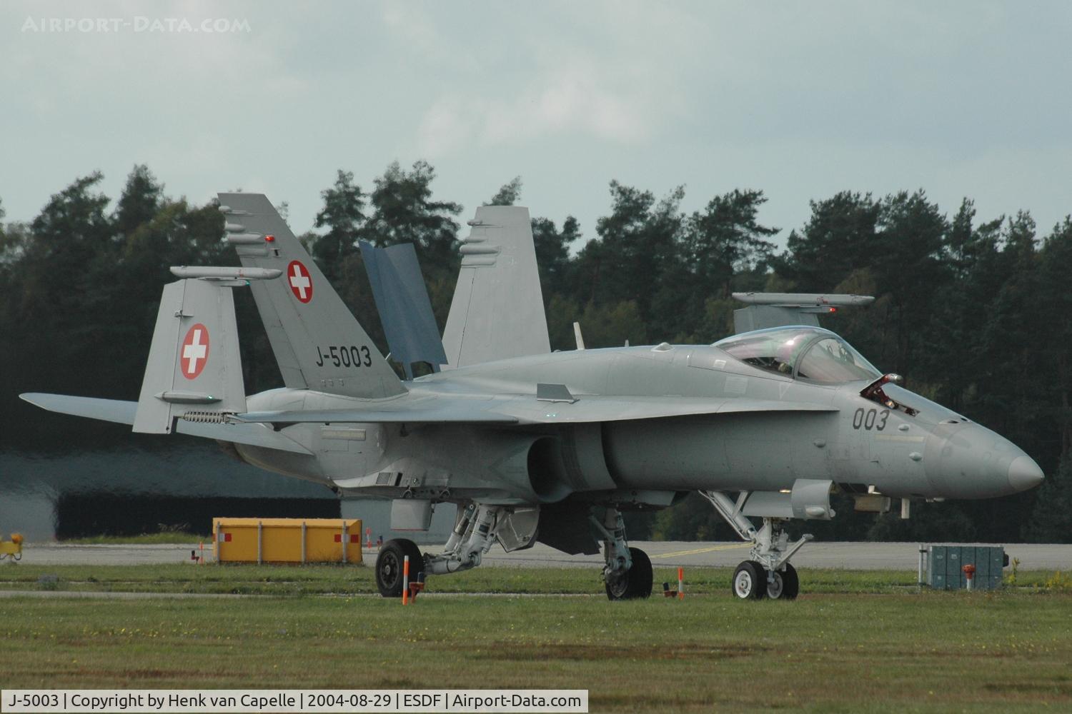 J-5003, 1997 McDonnell Douglas F/A-18C Hornet C/N 1319, Quite a collection of movable parts, this Swiss Air Force F-18, seen here at Ronneby Air Base in Sweden, 2004.