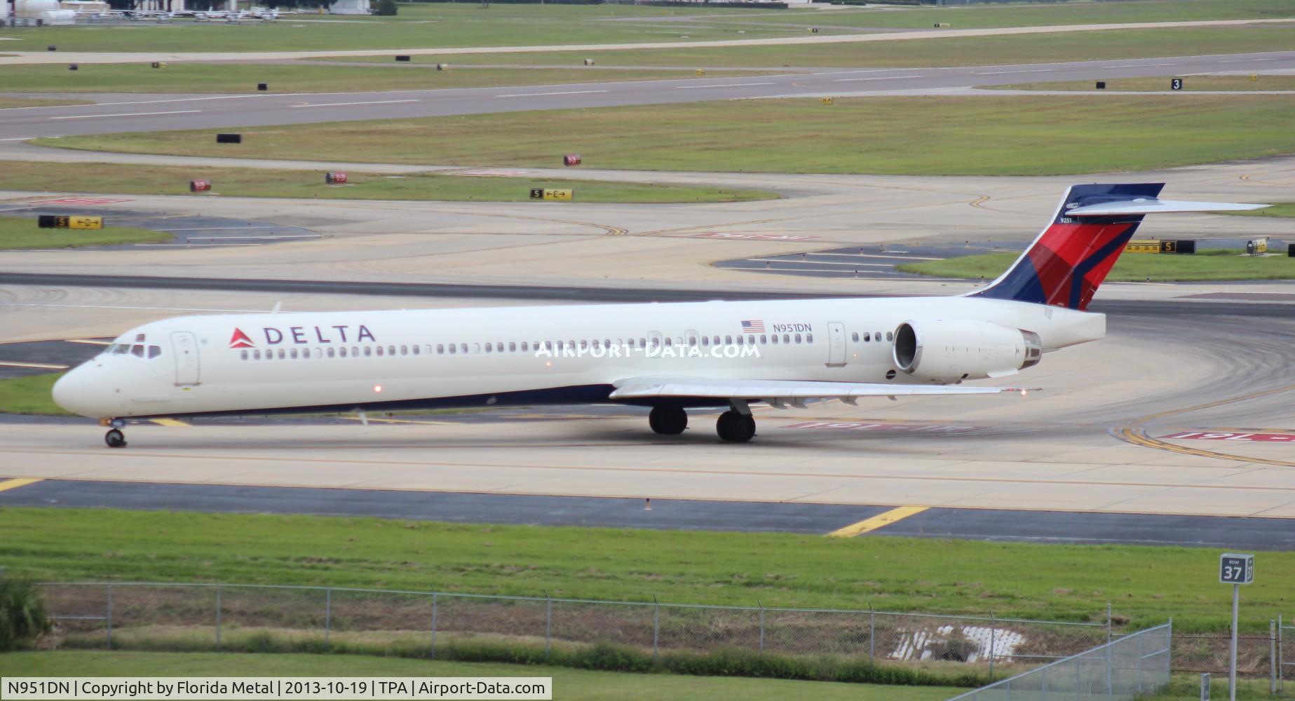 N951DN, 1997 McDonnell Douglas MD-90-30 C/N 53361, Delta MD-90