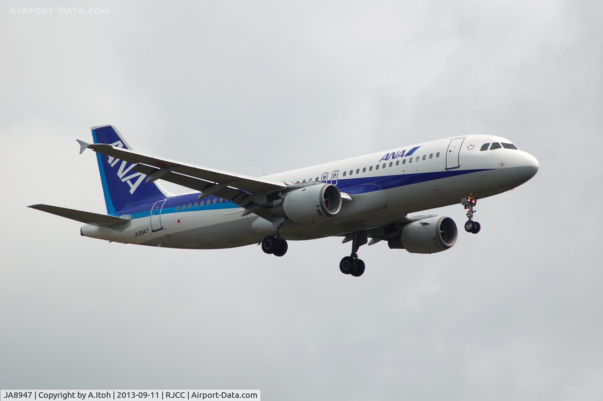 JA8947, 1997 Airbus A320-211 C/N 0685, App Rwy 19L