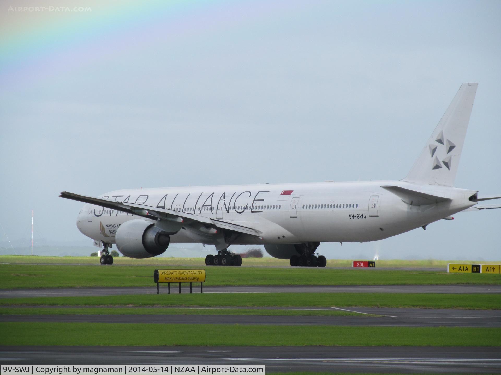 9V-SWJ, 2007 Boeing 777-312/ER C/N 34575, About to leave AKL