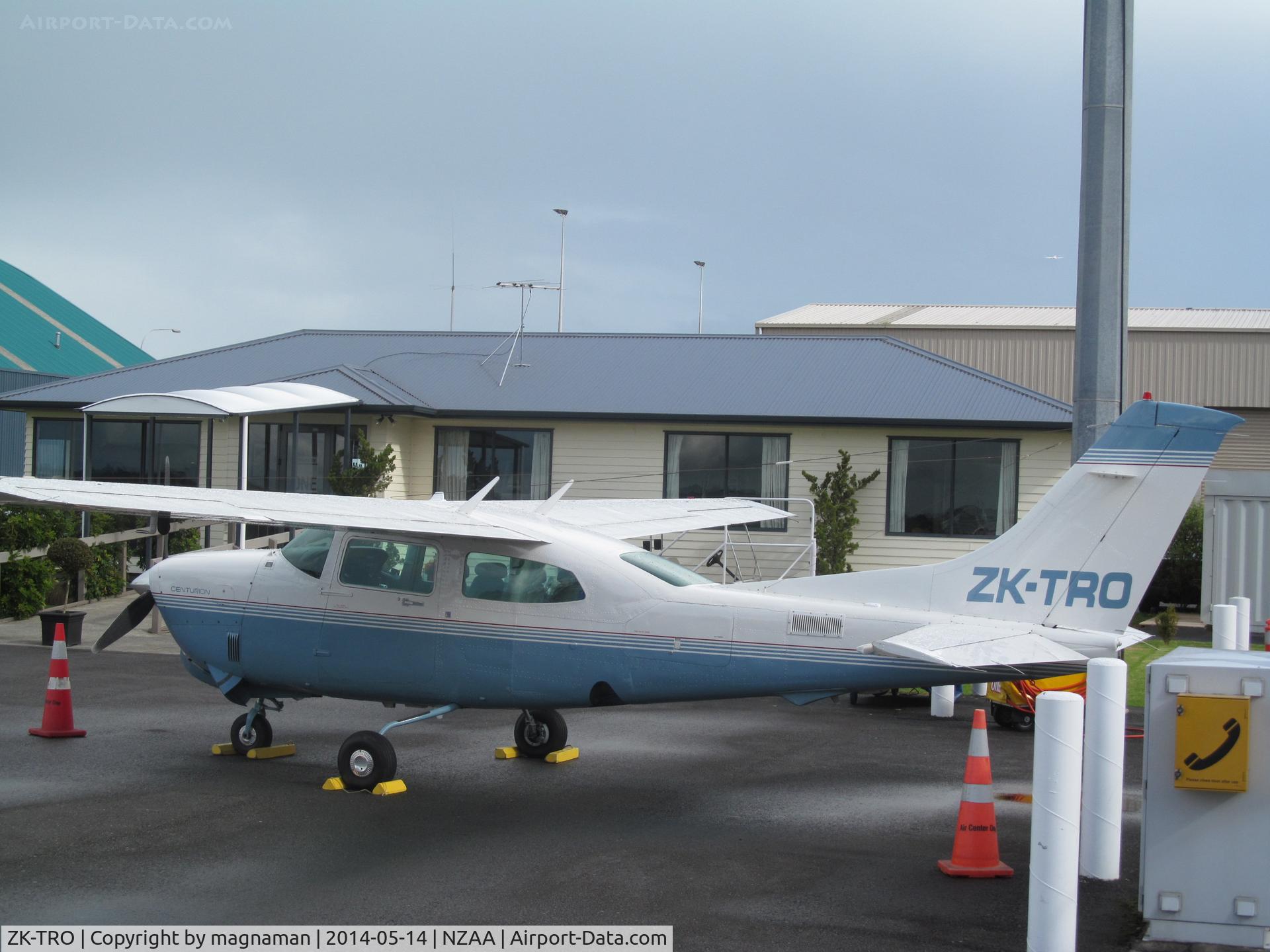 ZK-TRO, Cessna T210R Turbo Centurion C/N 21064918, Not sure why at AKL today. At VIP area.