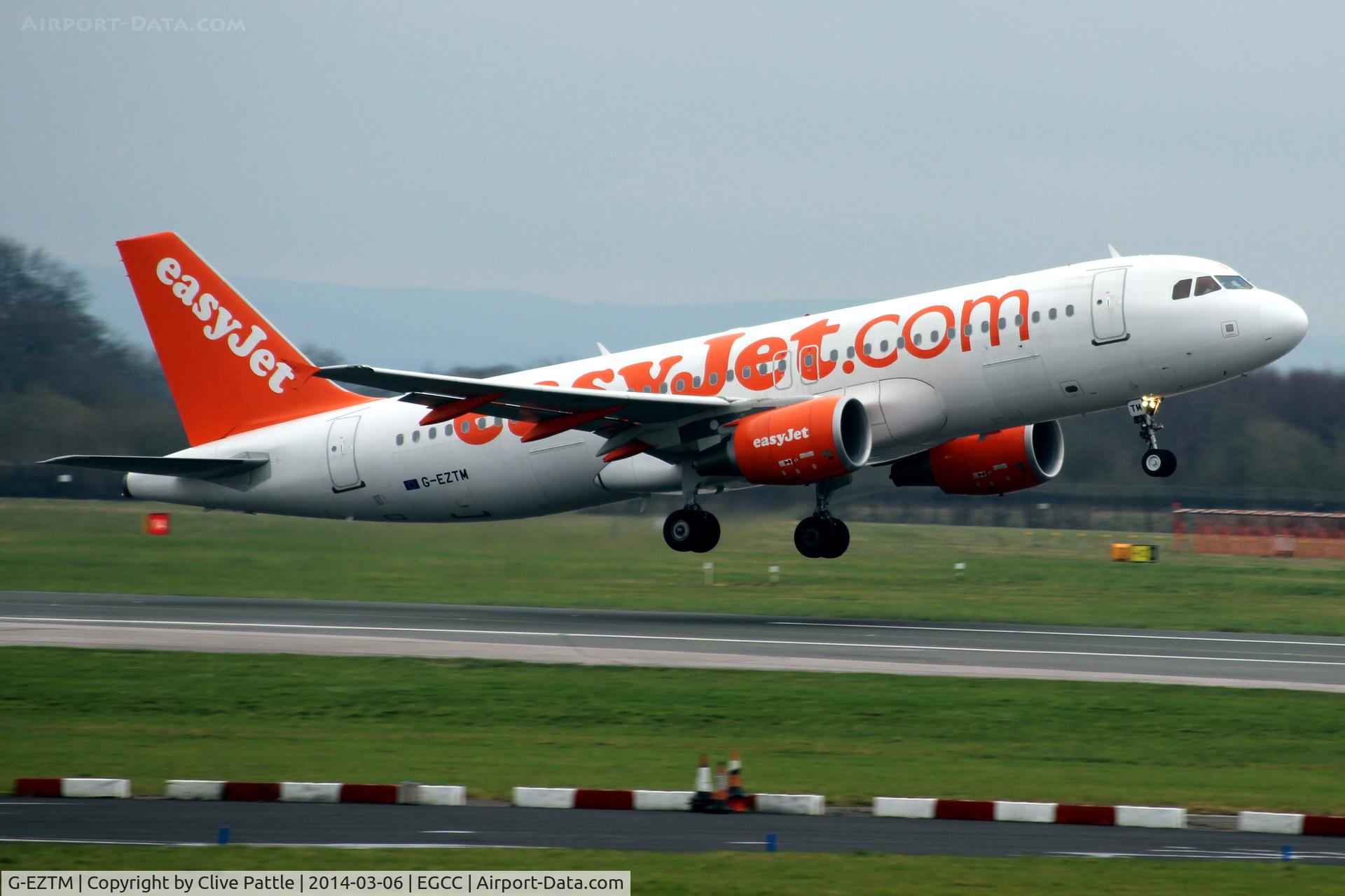 G-EZTM, 2009 Airbus A320-214 C/N 4014, EGCC lift-off