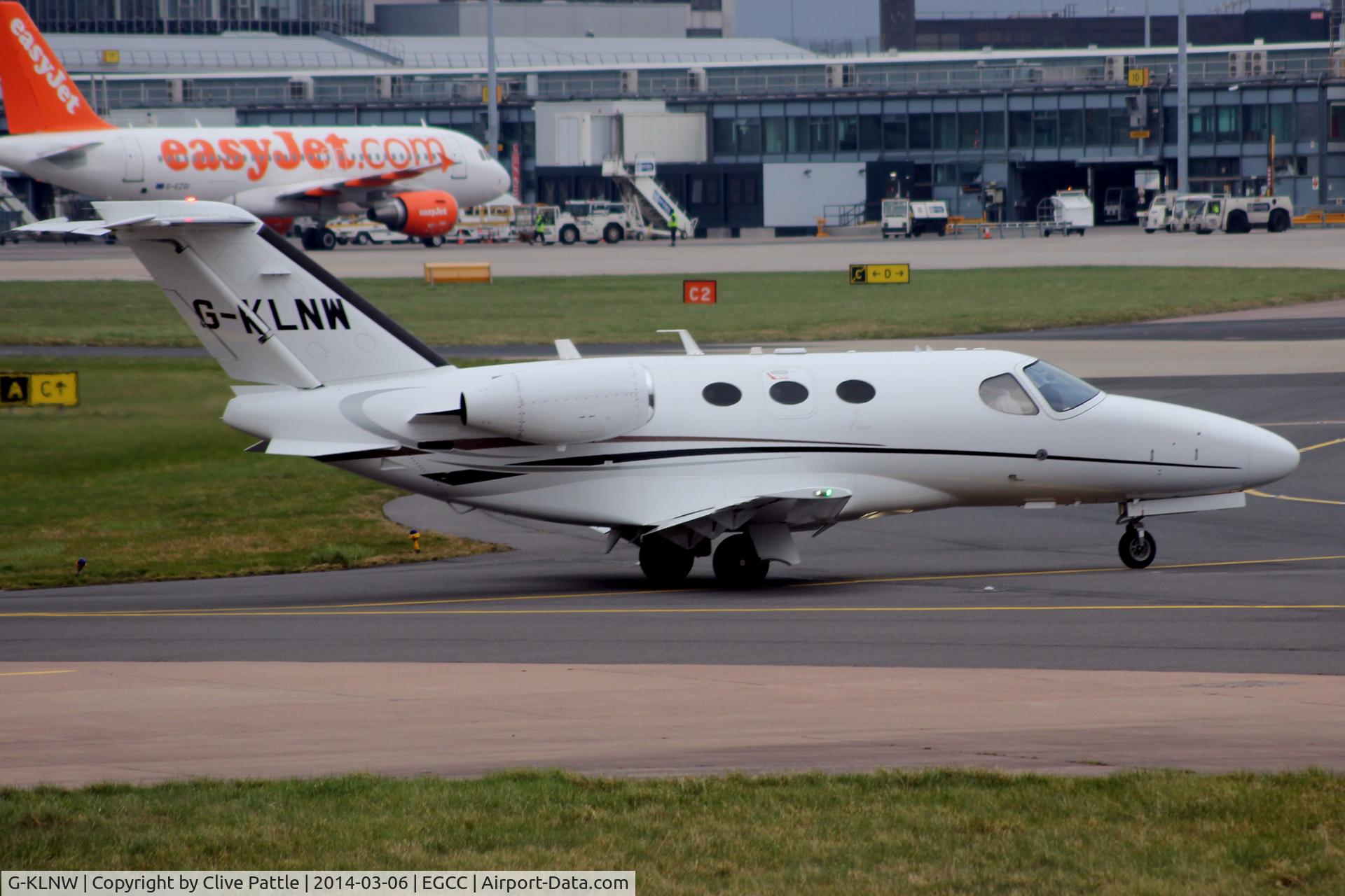 G-KLNW, 2008 Cessna 510 Citation Mustang Citation Mustang C/N 510-0157, Taxi for take-off