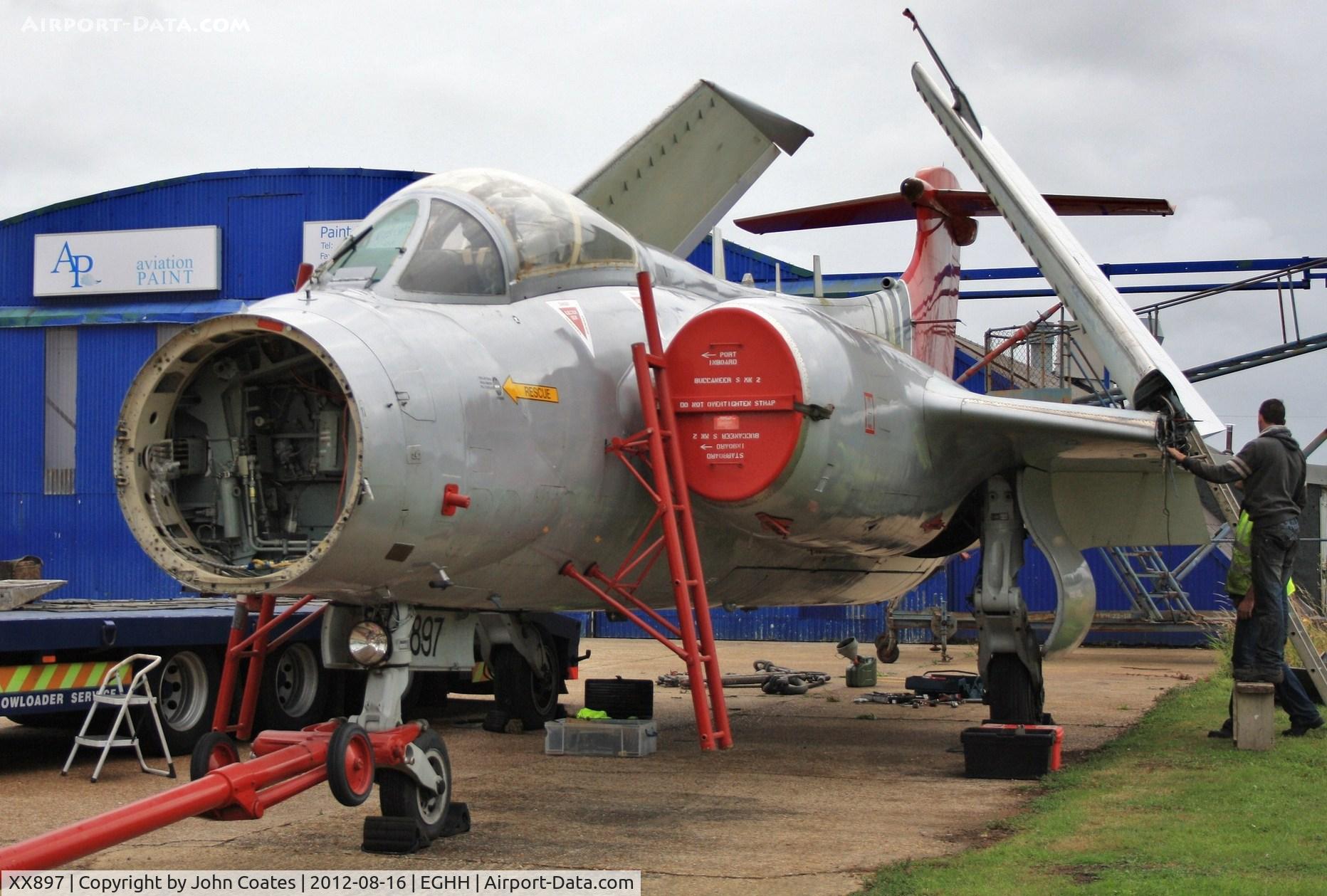 XX897, 1976 Hawker Siddeley Buccaneer S.2B C/N B3-02-75, Wings to come off