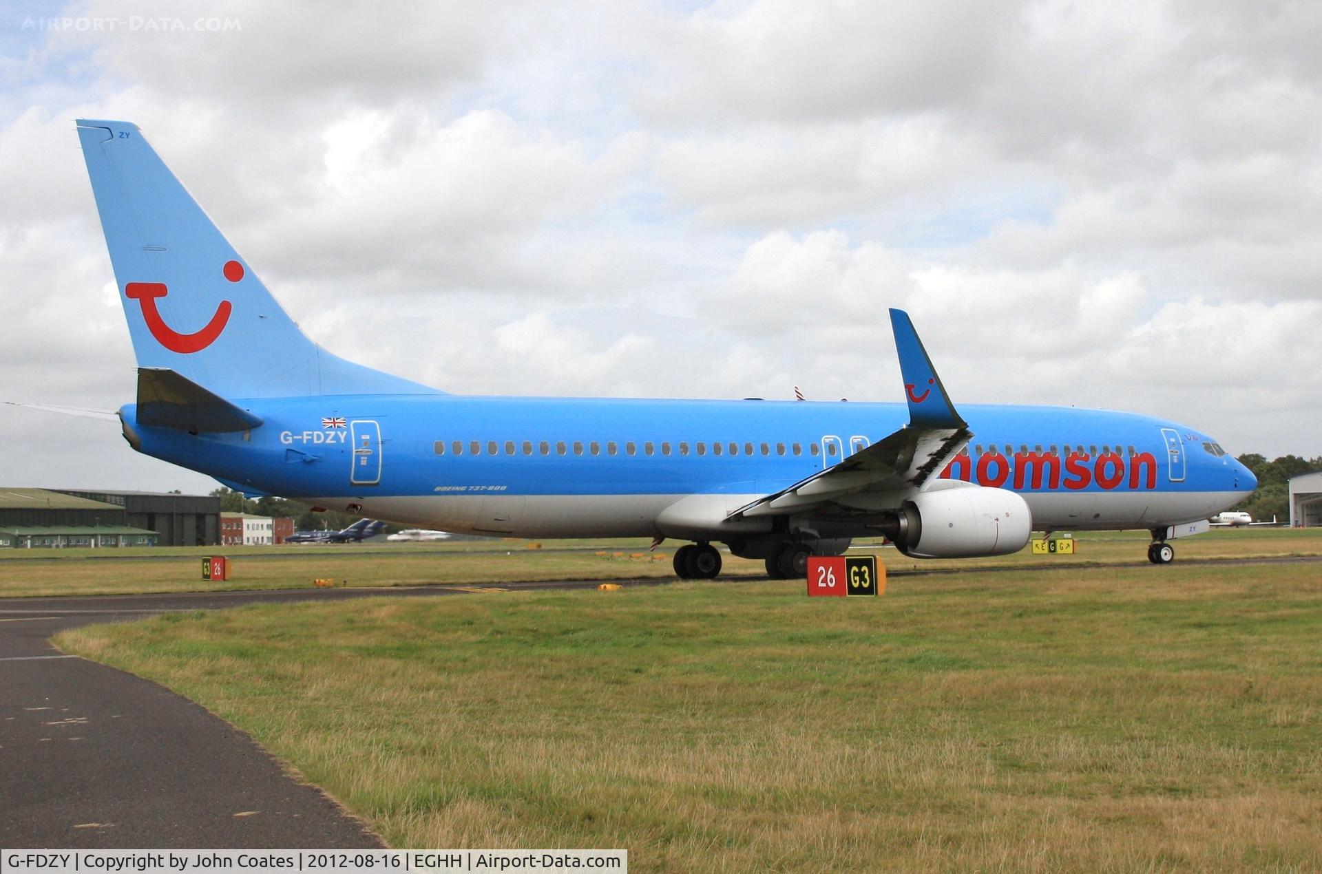 G-FDZY, 2011 Boeing 737-8K5 C/N 37261, Departing