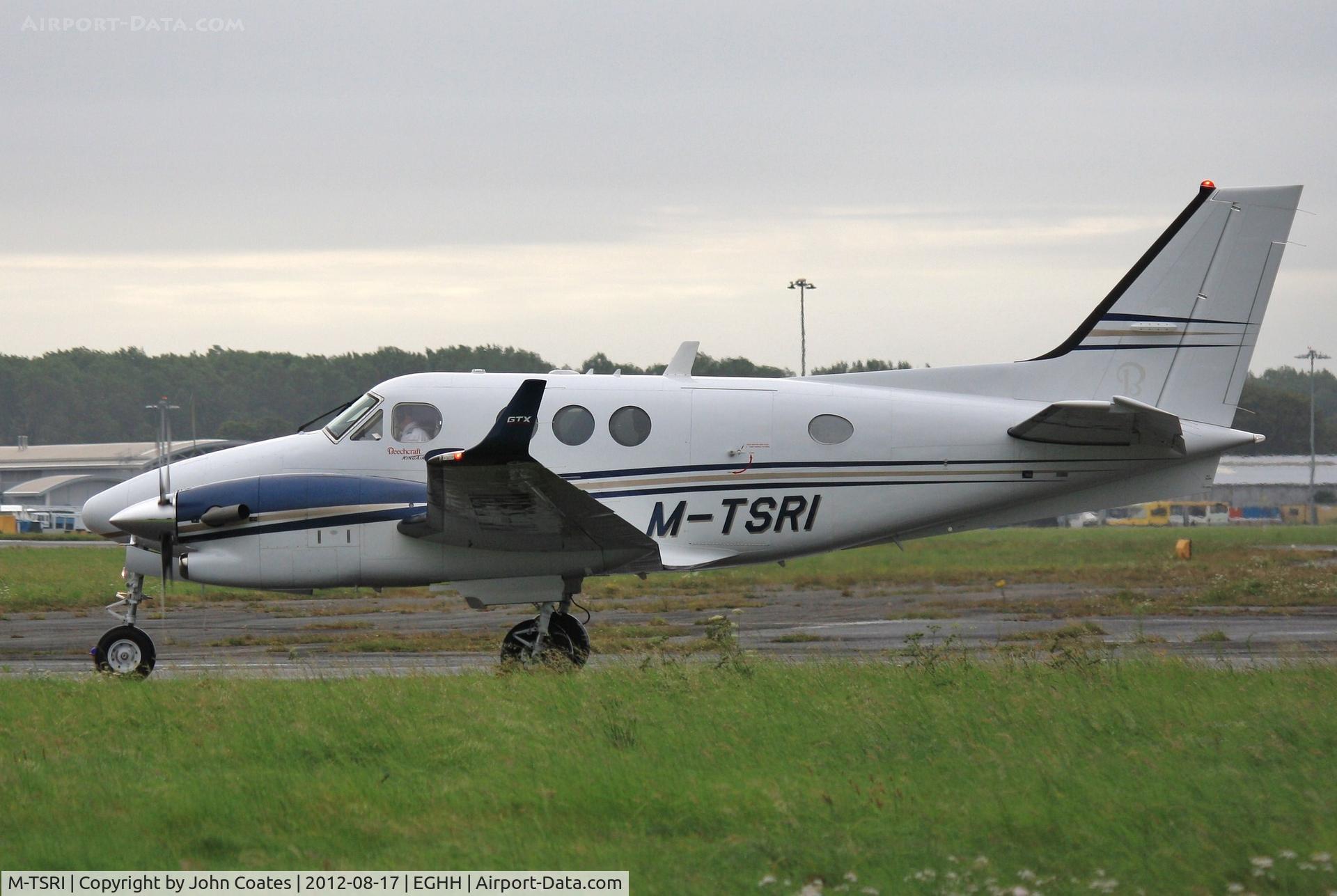 M-TSRI, Hawker Beechcraft C90GTI King Air C/N LJ-2033, Arriving Sigs