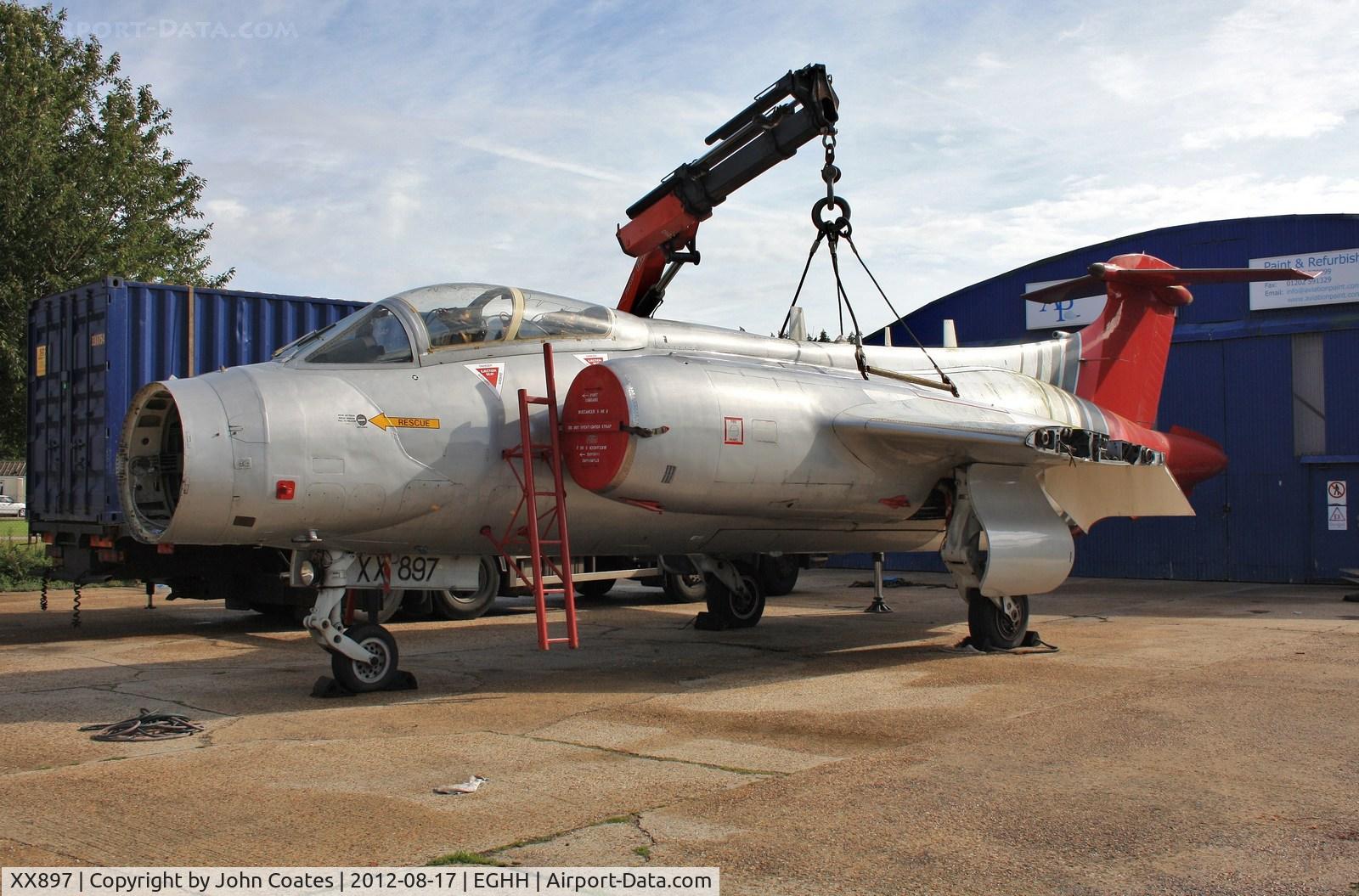 XX897, 1976 Hawker Siddeley Buccaneer S.2B C/N B3-02-75, Being loaded for Shannon