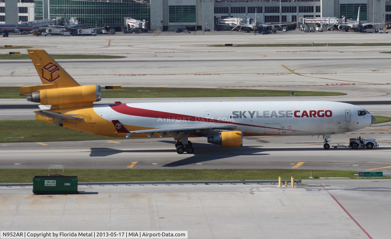 N952AR, 1992 McDonnell Douglas MD-11F C/N 48497, Skylease Cargo MD-11F