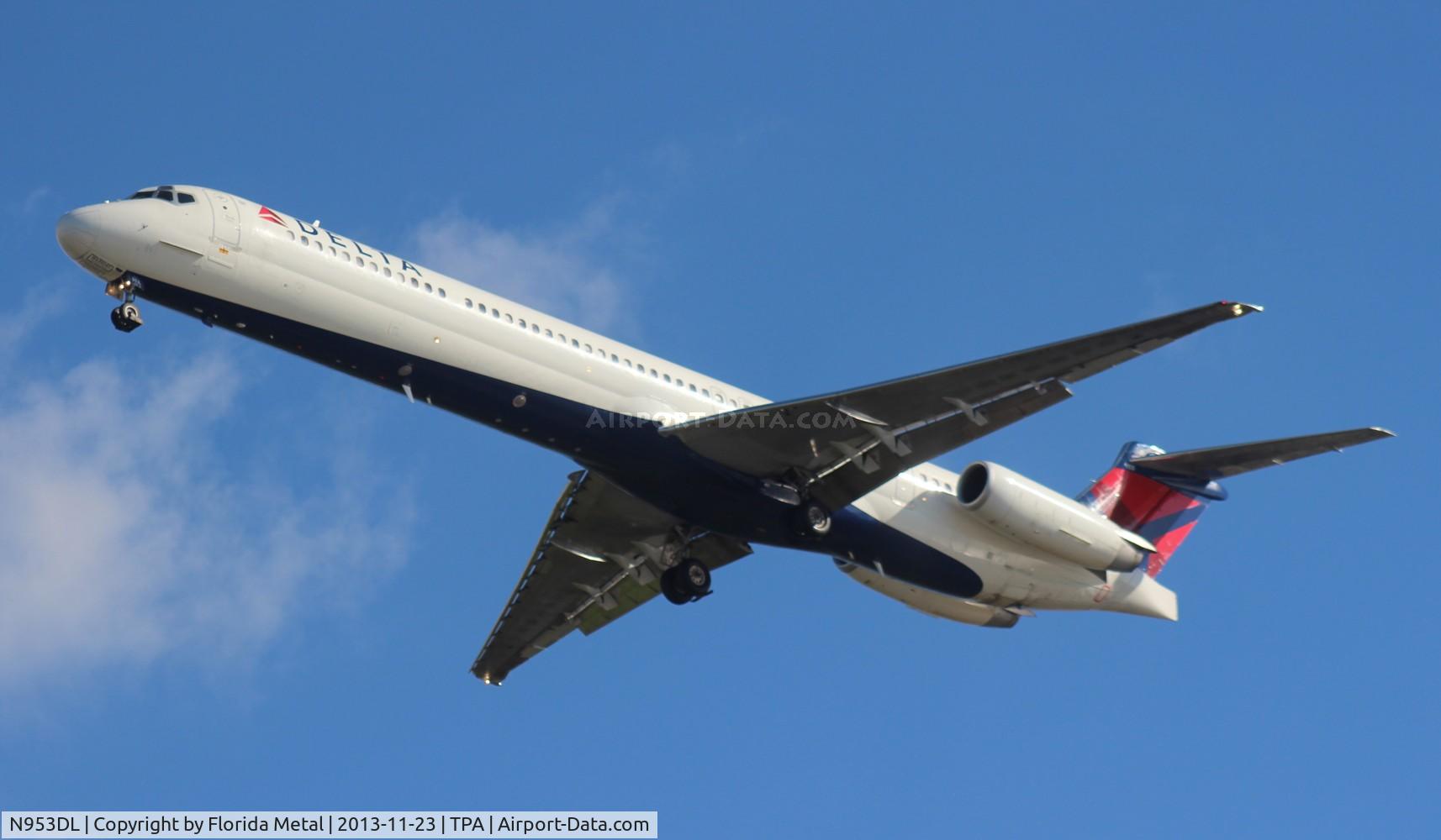 N953DL, 1990 McDonnell Douglas MD-88 C/N 49884, Delta MD-88