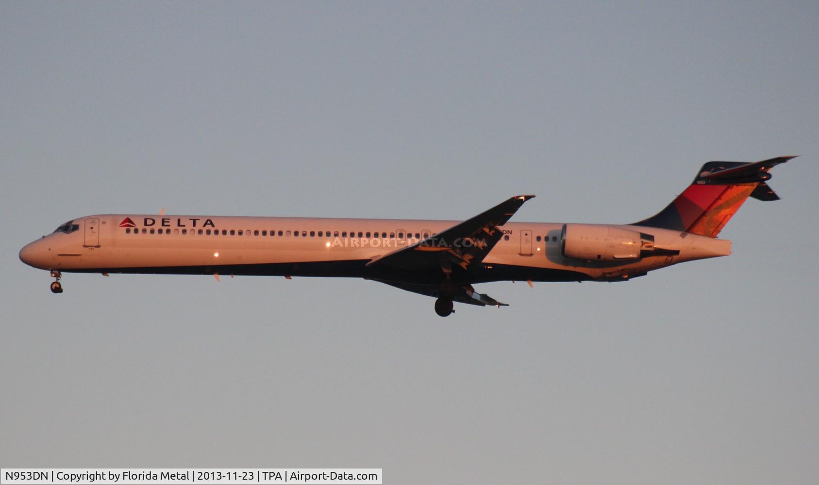 N953DN, 1996 McDonnell Douglas MD-90-30 C/N 53523, Delta MD-90