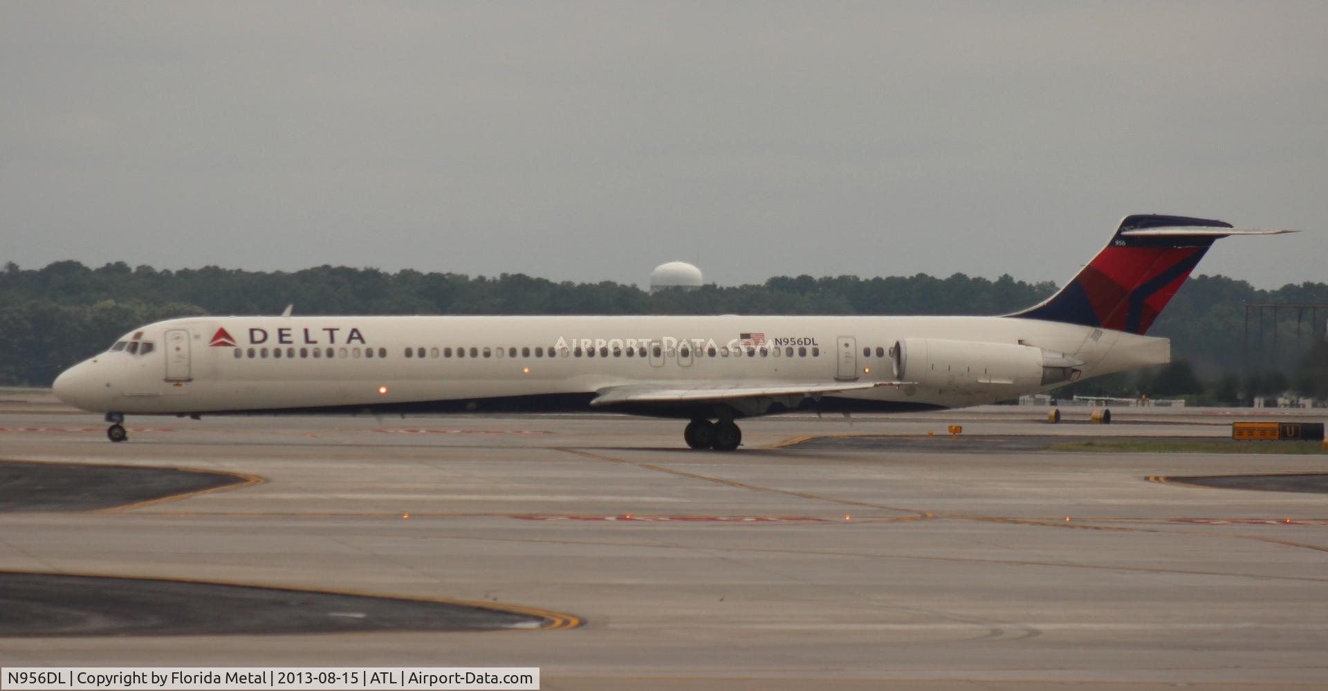 N956DL, 1990 McDonnell Douglas MD-88 C/N 49887, Delta MD-88