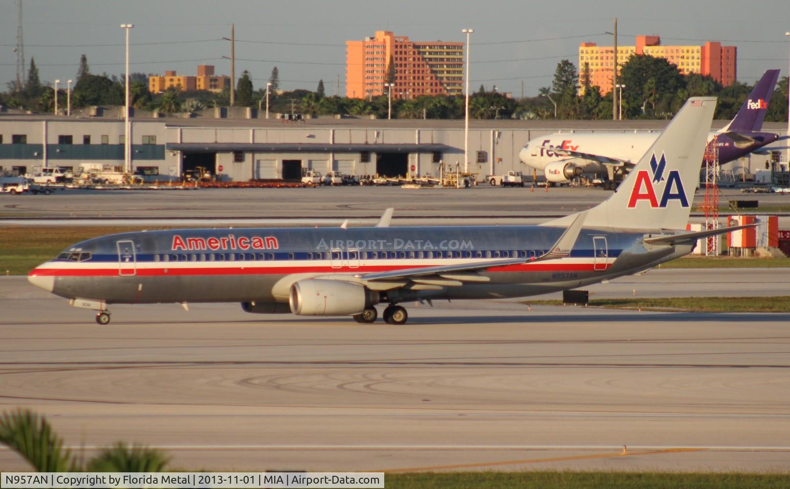 N957AN, 2001 Boeing 737-823 C/N 29541, American 737-800
