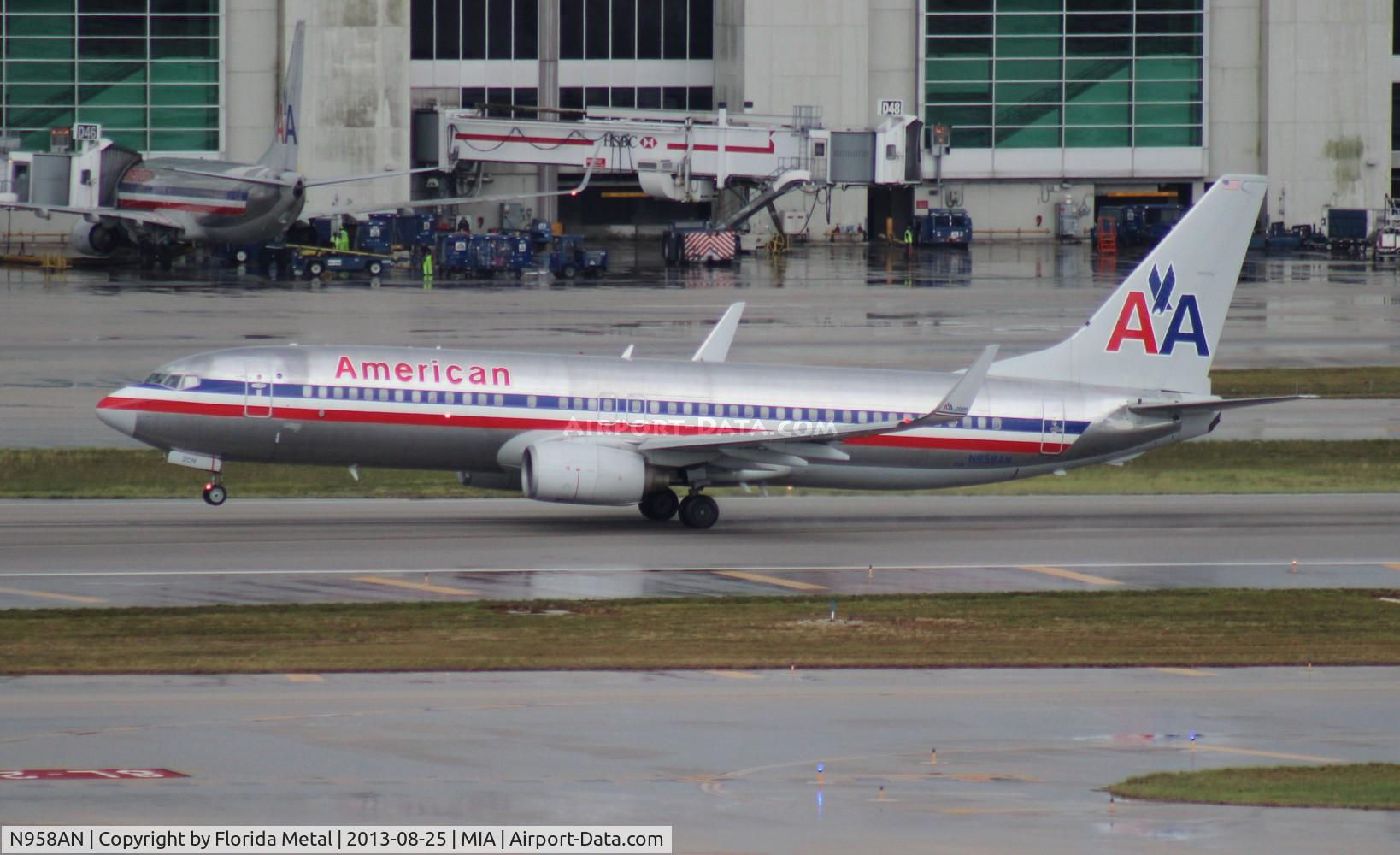 N958AN, 2001 Boeing 737-823 C/N 30091, American 737-800