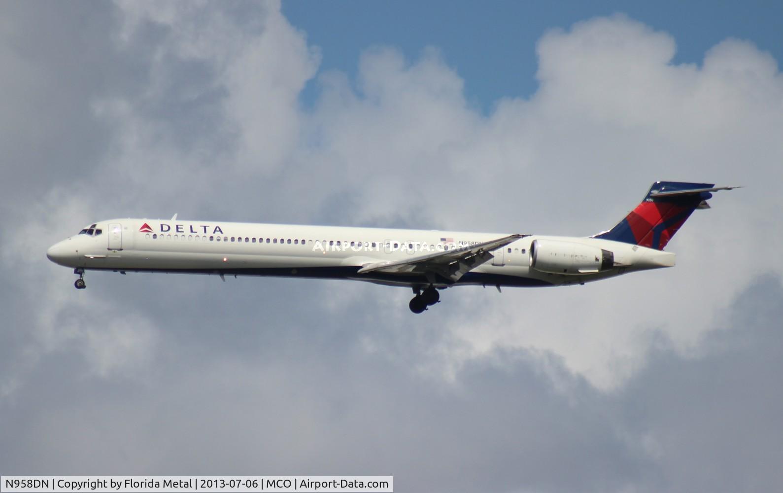 N958DN, McDonnell Douglas MD-90-30 C/N 53528, Delta MD-90