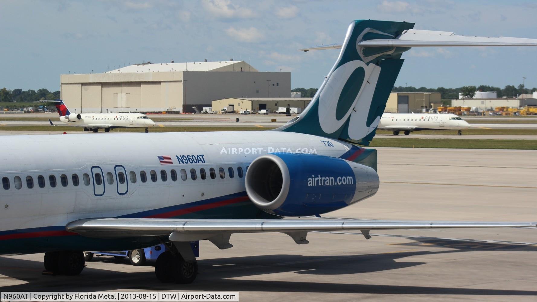 N960AT, 2001 Boeing 717-200 C/N 55022, Air Tran 717 for my flight down to MCO