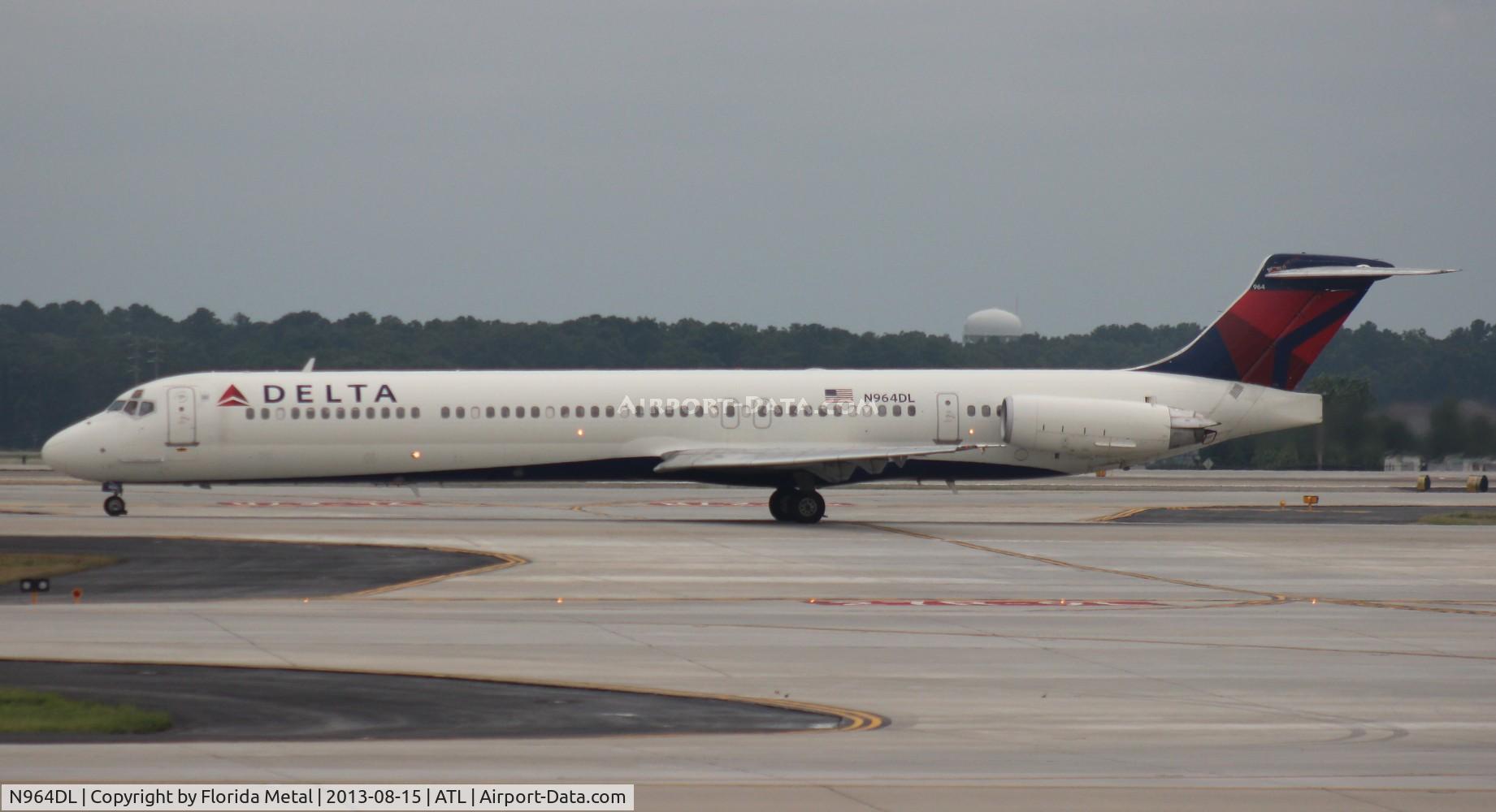 N964DL, 1990 McDonnell Douglas MD-88 C/N 49983, Delta MD-88