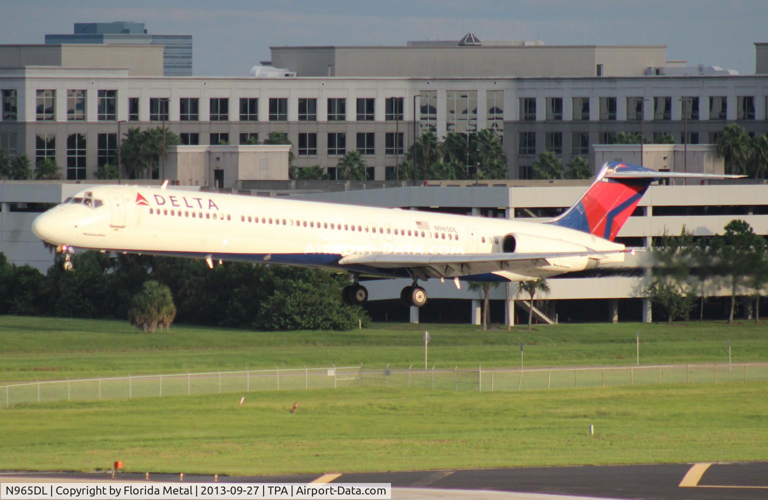N965DL, 1990 McDonnell Douglas MD-88 C/N 49984, Delta MD-88