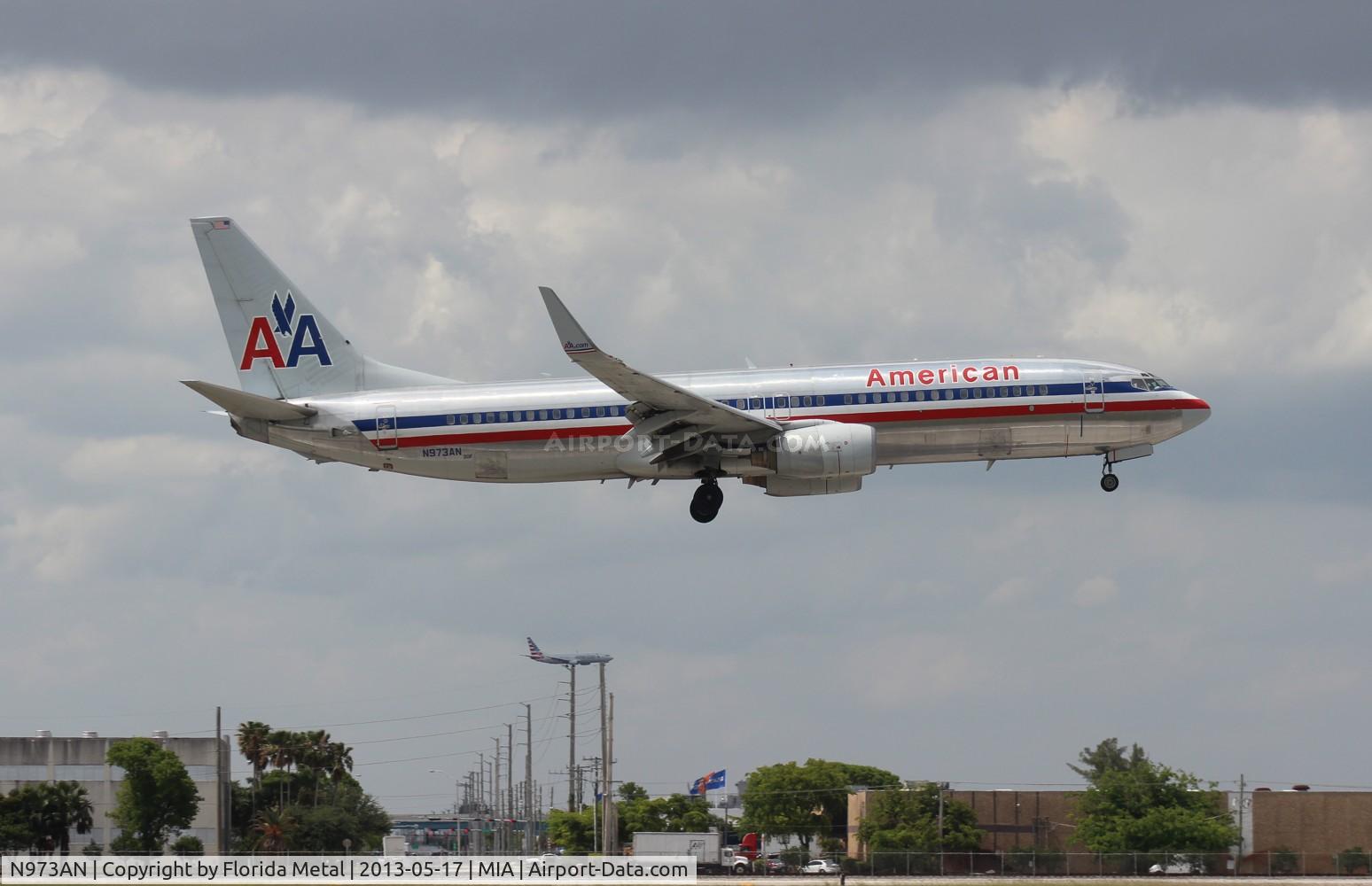 N973AN, 2001 Boeing 737-823 C/N 29548, American 737-800
