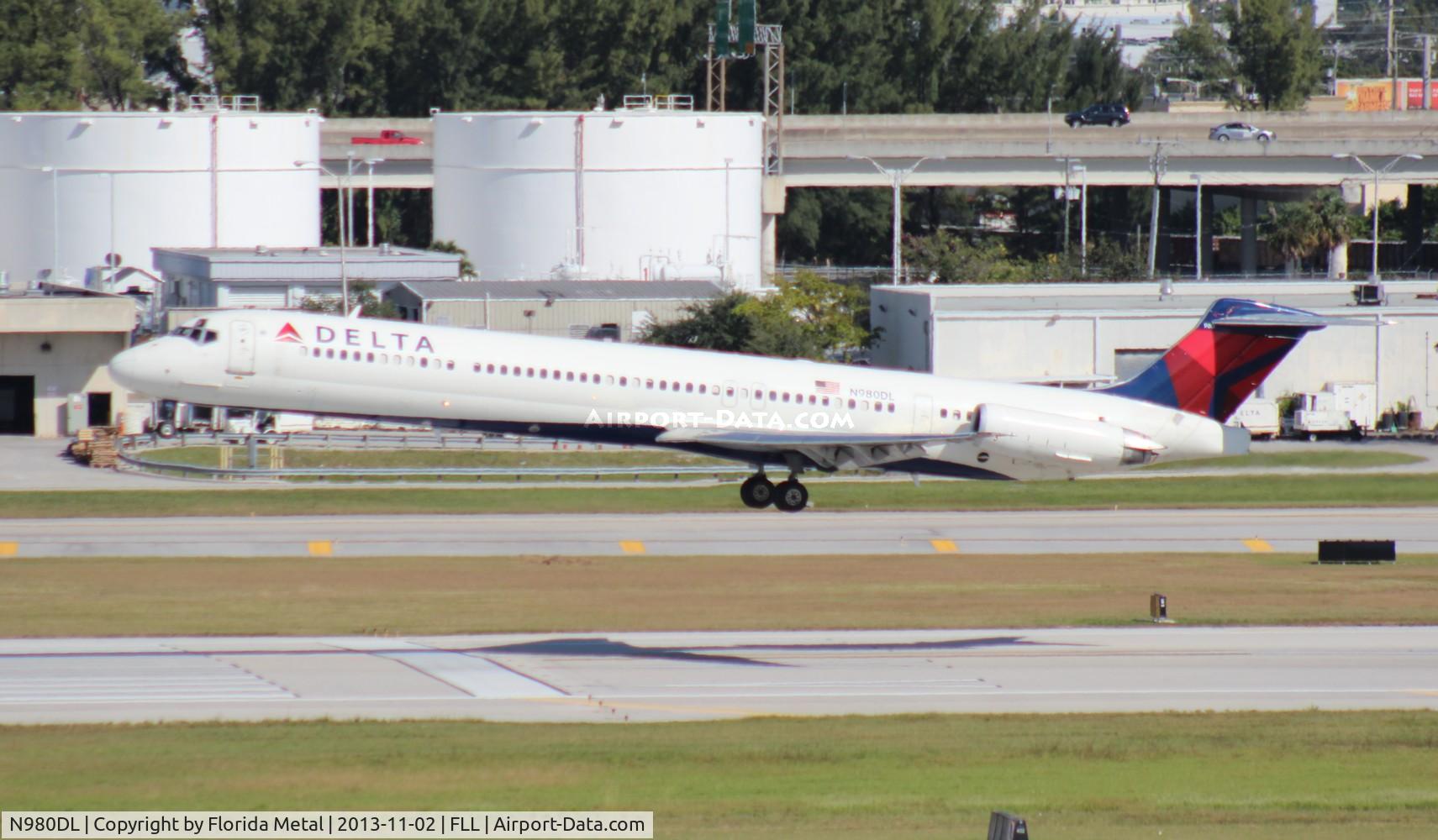N980DL, 1991 McDonnell Douglas MD-88 C/N 53267, Delta MD-88