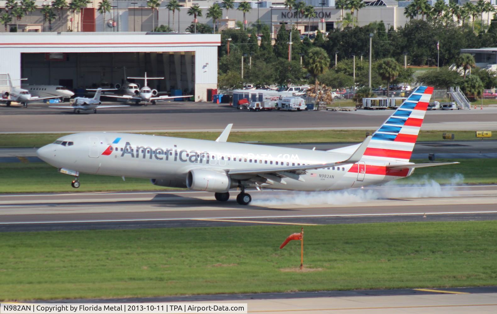 N982AN, 2009 Boeing 737-823 C/N 31067, American 737-800