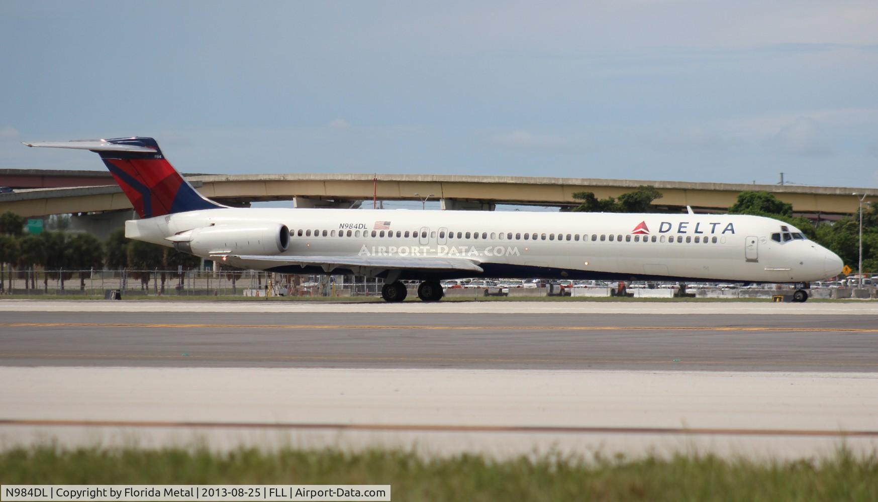 N984DL, 1991 McDonnell Douglas MD-88 C/N 53311, Delta MD-88