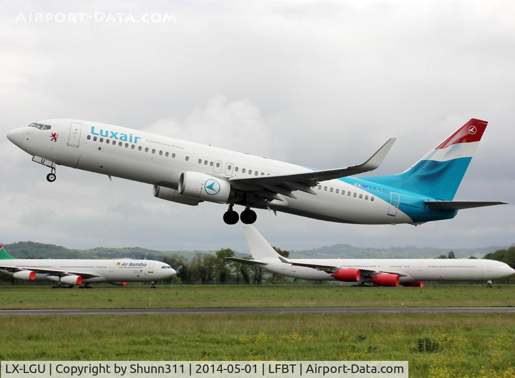 LX-LGU, 2012 Boeing 737-8C9 C/N 41047, Taking off from rwy 02