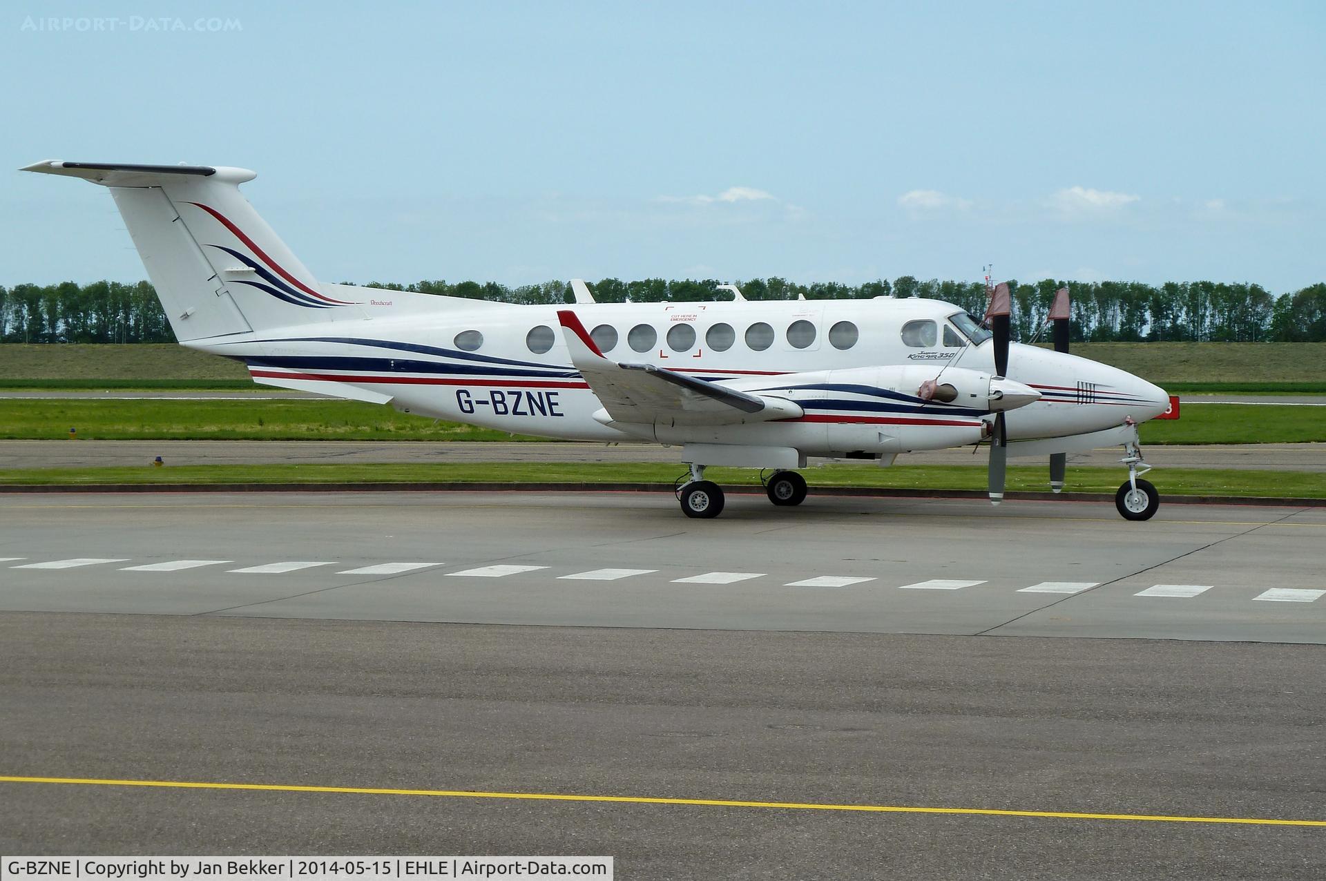 G-BZNE, 2000 Raytheon King Air 350 (B300) C/N FL-286, Lelystad Airport