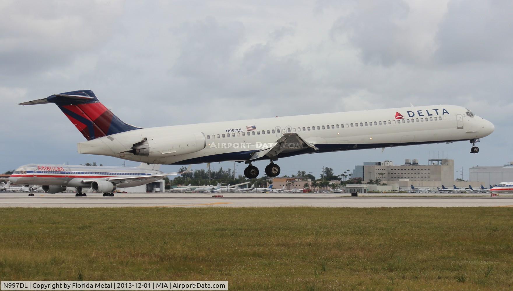 N997DL, 1992 McDonnell Douglas MD-88 C/N 53364, Delta MD-88