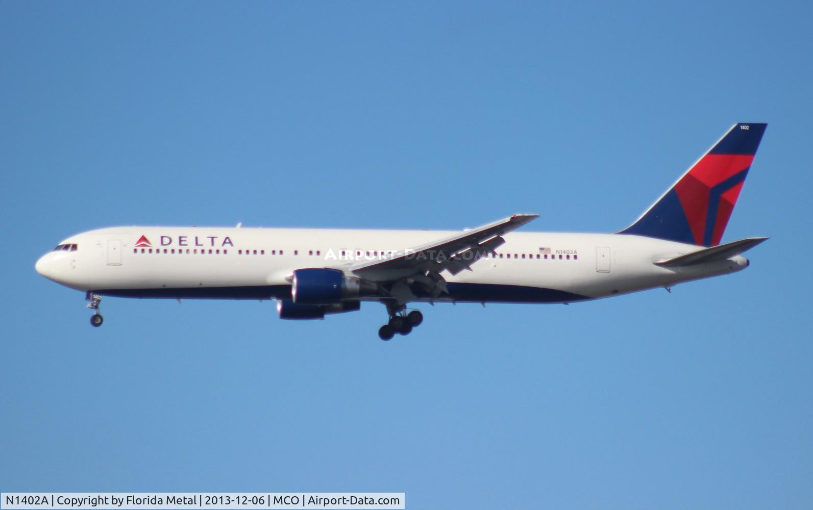 N1402A, 1993 Boeing 767-332 C/N 25989, Delta 767-300