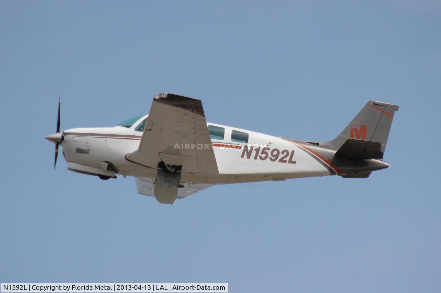 N1592L, 1976 Beech A36 Bonanza 36 C/N E-832, Beech A36