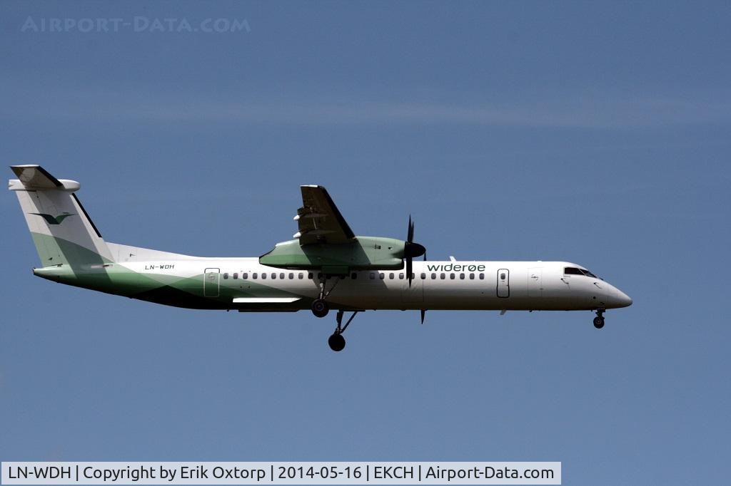 LN-WDH, 2009 De Havilland Canada DHC-8-402Q Dash 8 C/N 4273, LN-WDH about to land on rw 04R