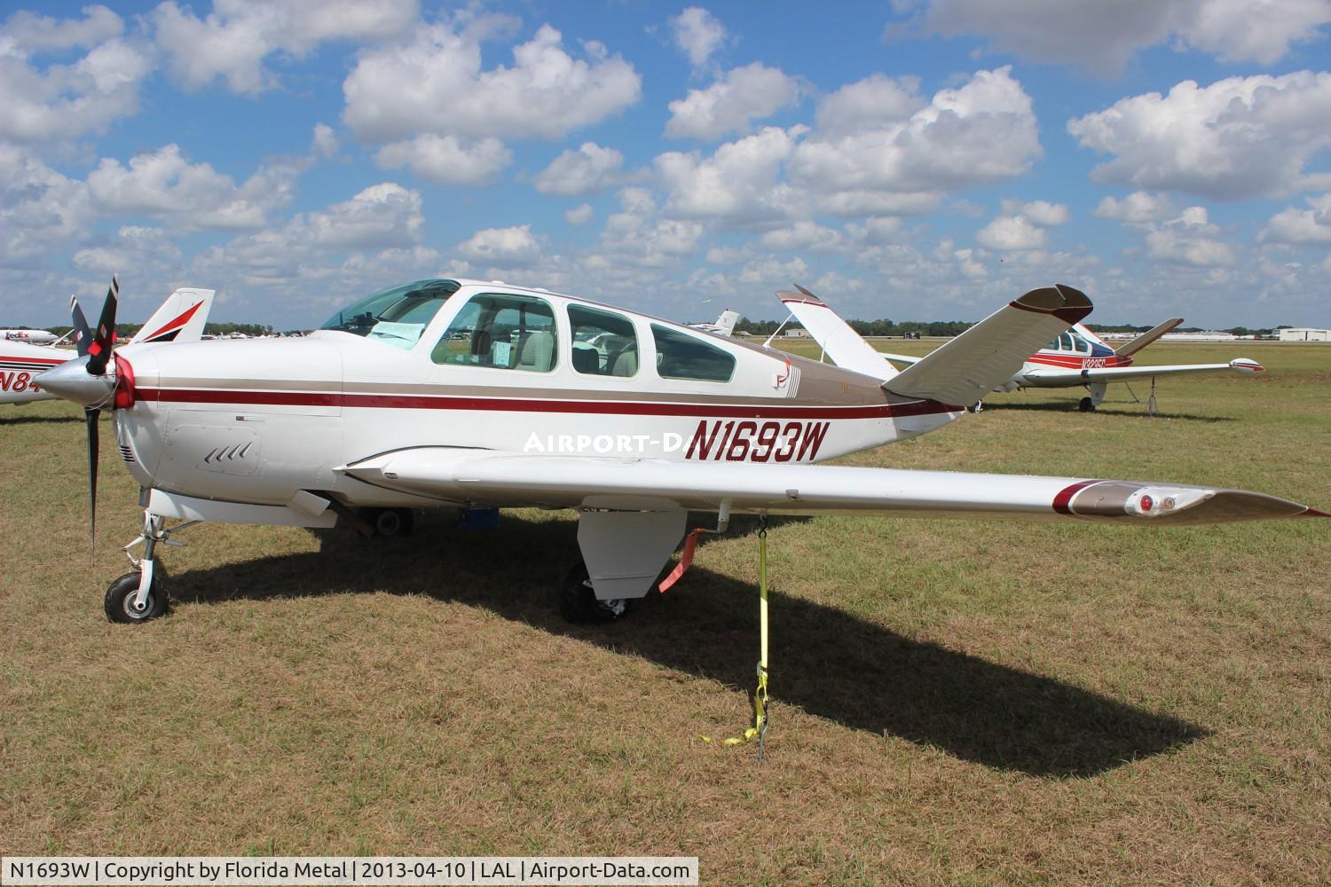 N1693W, 1972 Beech V35B Bonanza C/N D-9389, Beech V35B