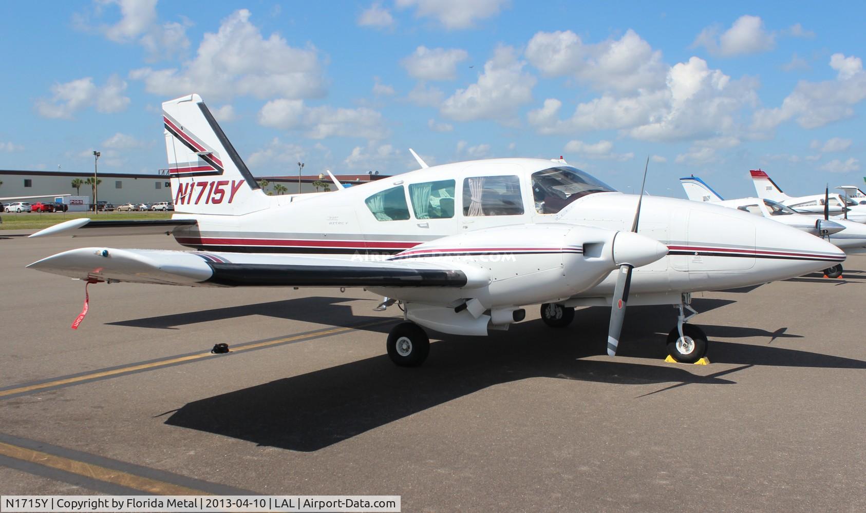 N1715Y, 1976 Piper PA-23-250 C/N 27-7654096, Piper PA-23-250