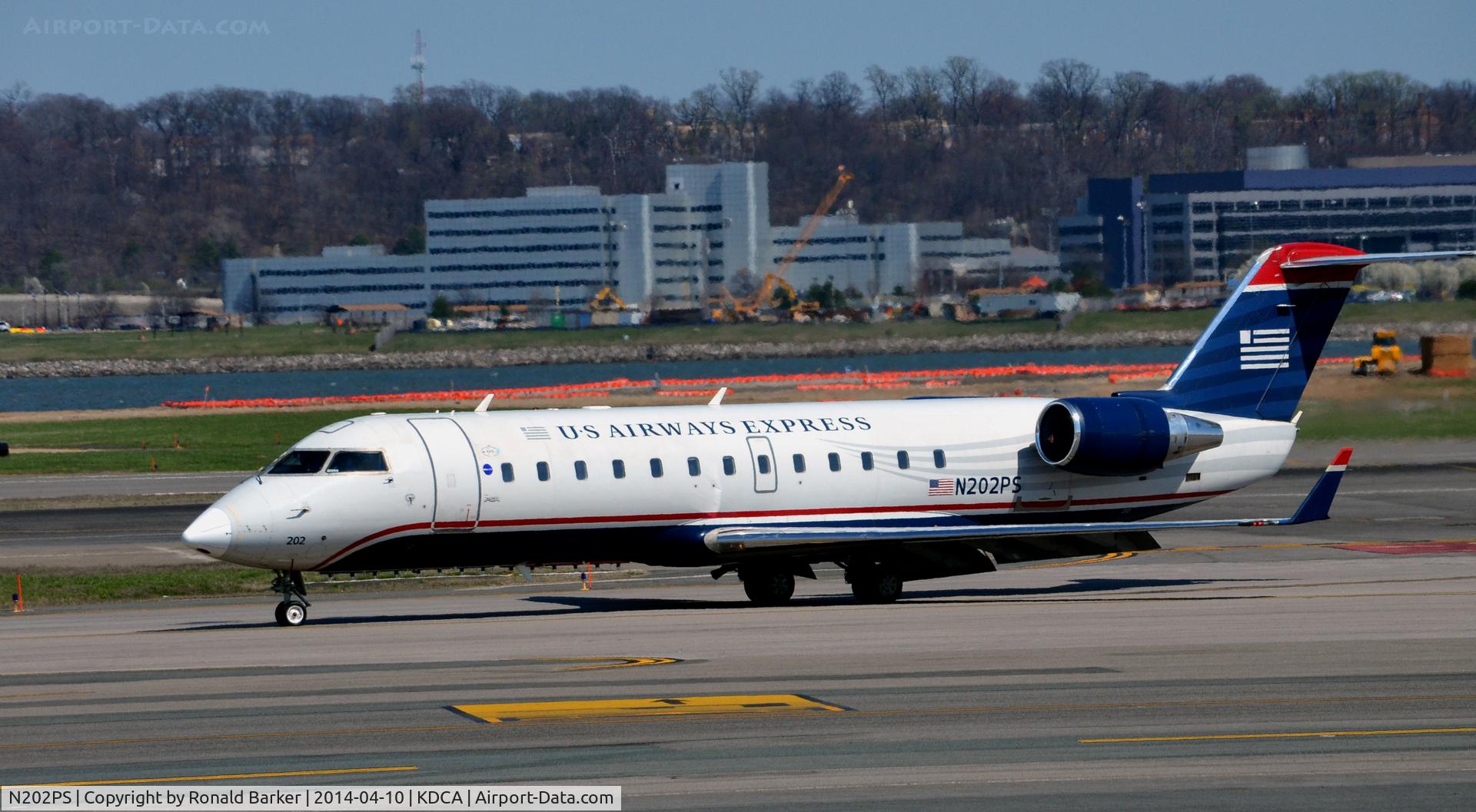 N202PS, 2003 Bombardier CRJ-200ER (CL-600-2B19) C/N 7858, Taxi to park National