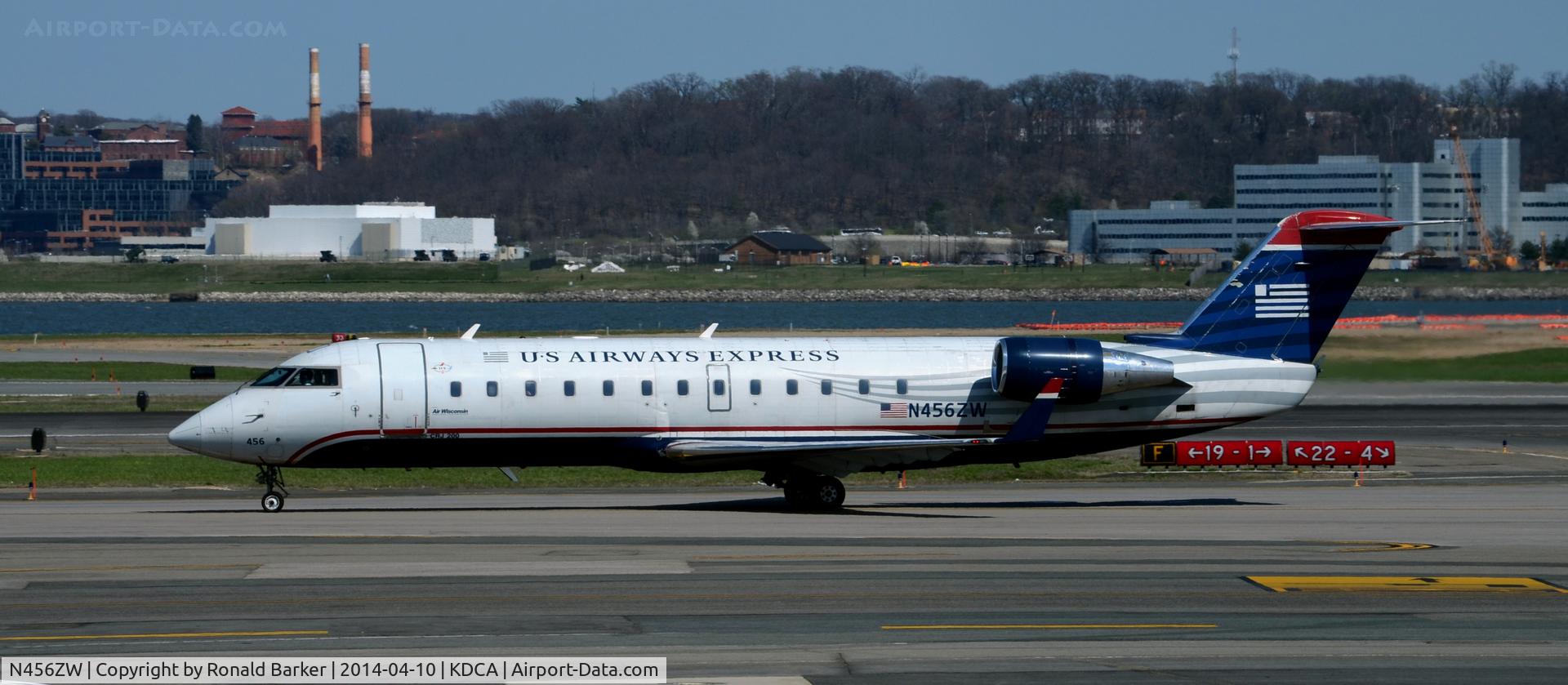 N456ZW, 2003 Bombardier CRJ-200LR (CL-600-2B19) C/N 7849, Taxi to park National