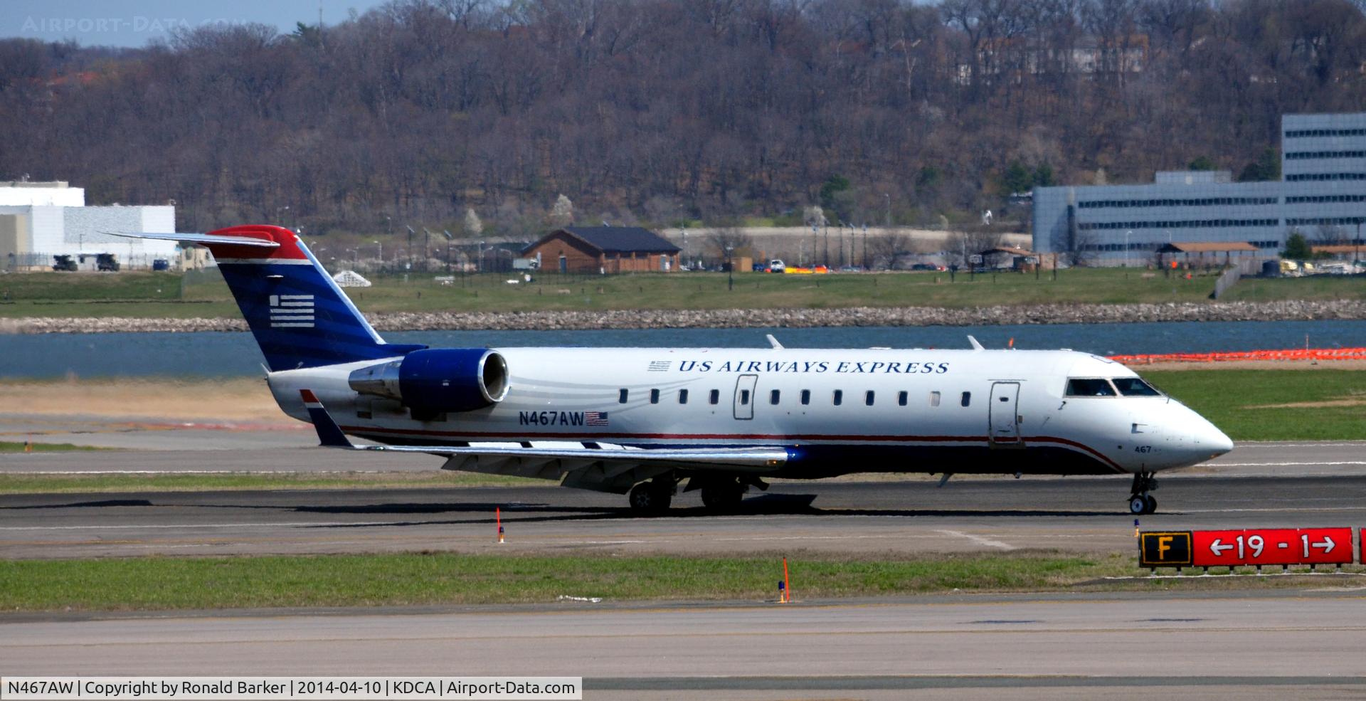 N467AW, Bombardier CRJ-200ER (CL-600-2B19) C/N 7900, Landing National